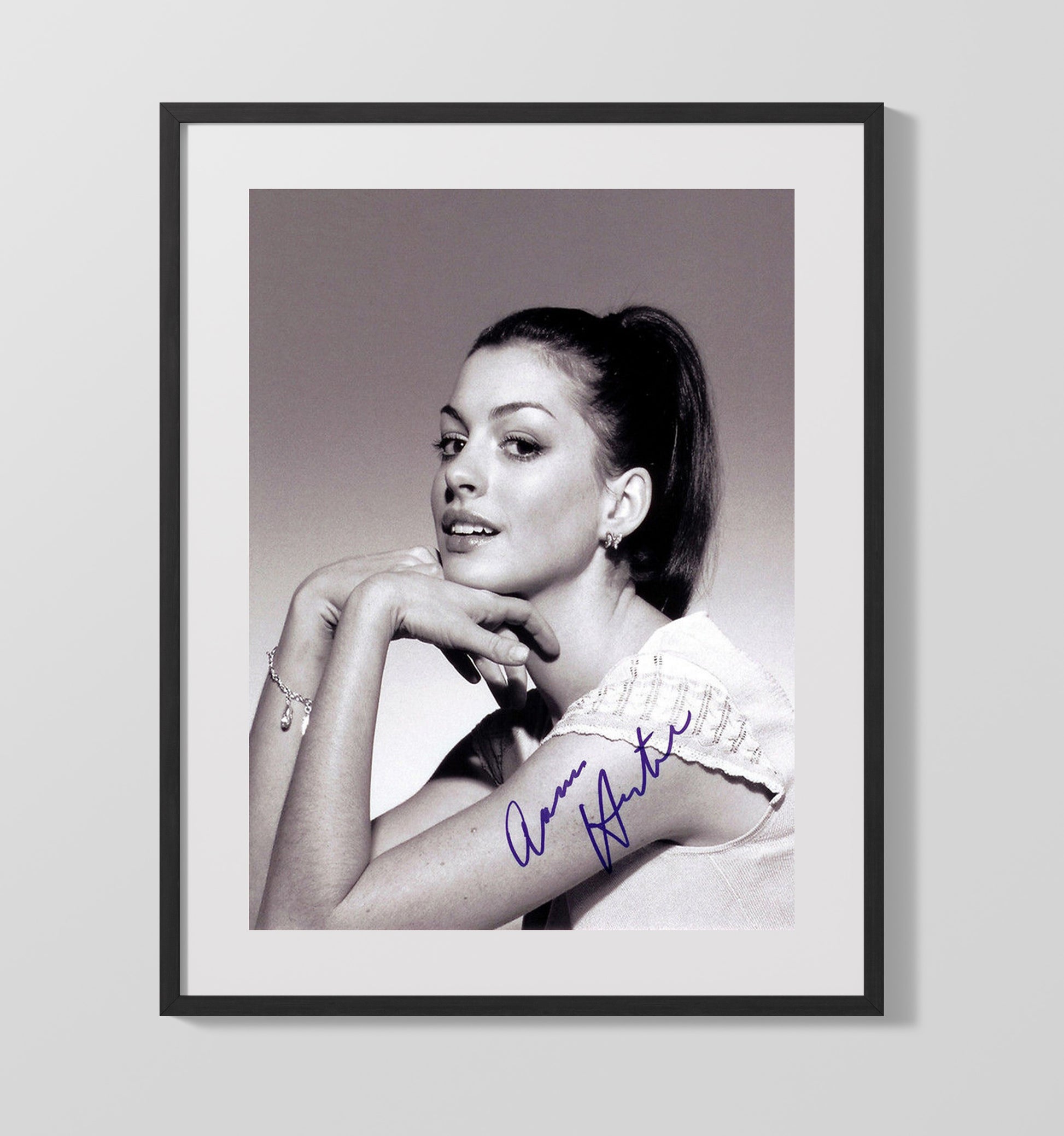 Anne Hathaway - Glamour Studio Portrait Vintage Movie Wall Art - 16x20 Gallery Frame movie decor