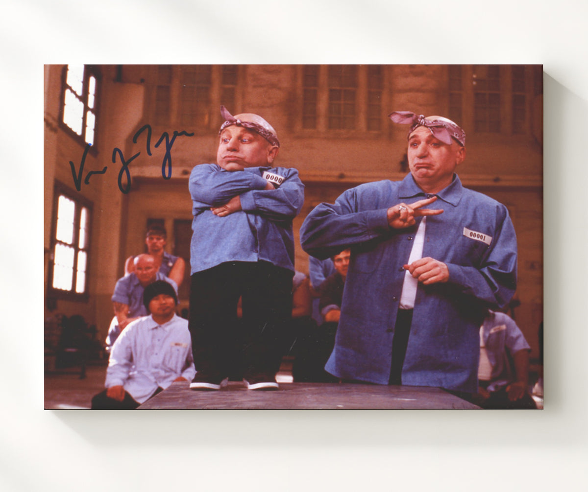 Austin Powers - Verne Troyer - Mini-Me - Silent pose stare movie wall art 20x24 Canvas
