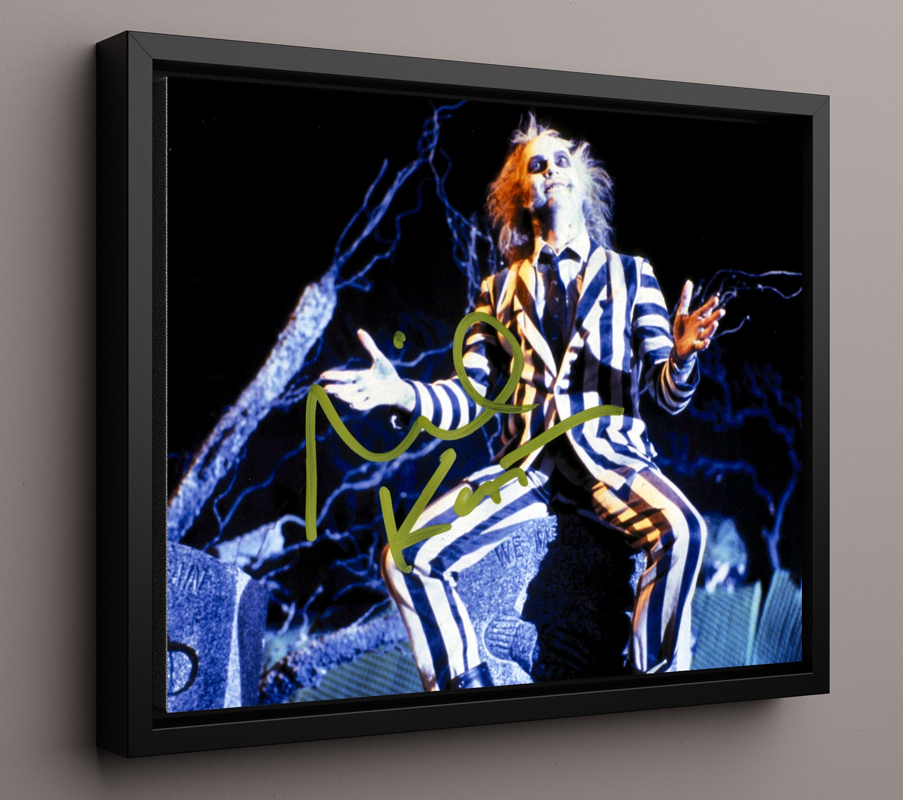 Beetlejuice - Michael Keaton - Its showtime Vintage Movie Wall Art - 16x20 Framed Canvas movie decor