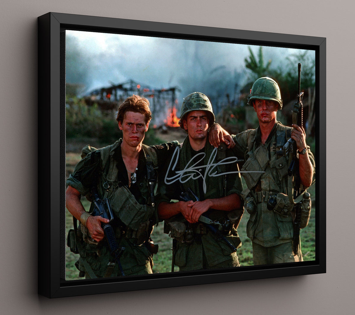 Charlie Sheen - Platoon - War-Torn Resolve movie wall art 16x20 Framed Canvas