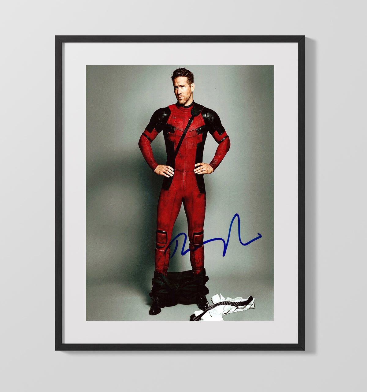 Deadpool - Ryan Reynolds - Deadpool - Suit Standoff movie wall art 16x20 Gallery Frame
