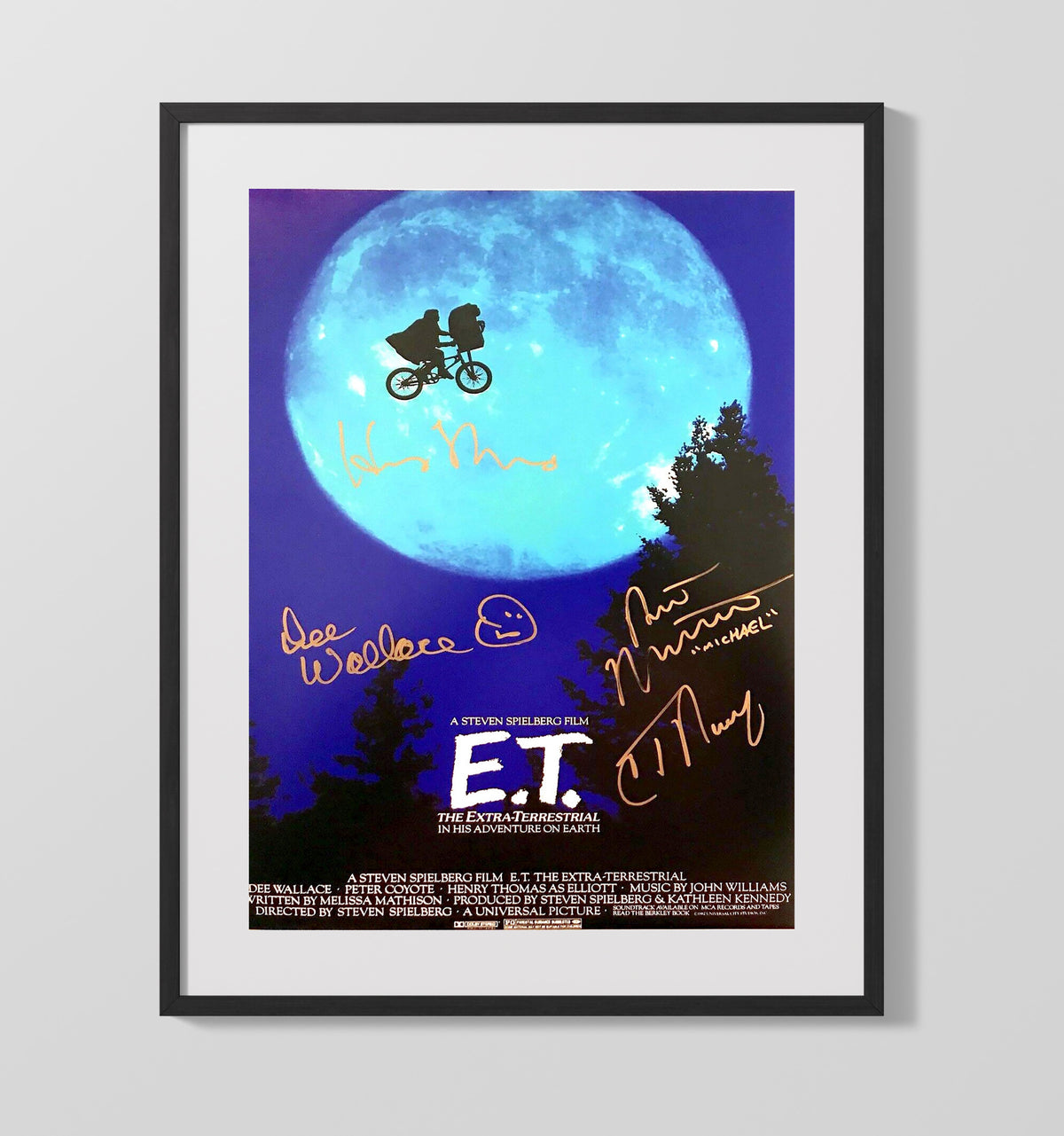 ET The Extra Terrestrial - Elliott and ET - Moonlight Bicycle Flight movie wall art 16x20 Gallery Frame