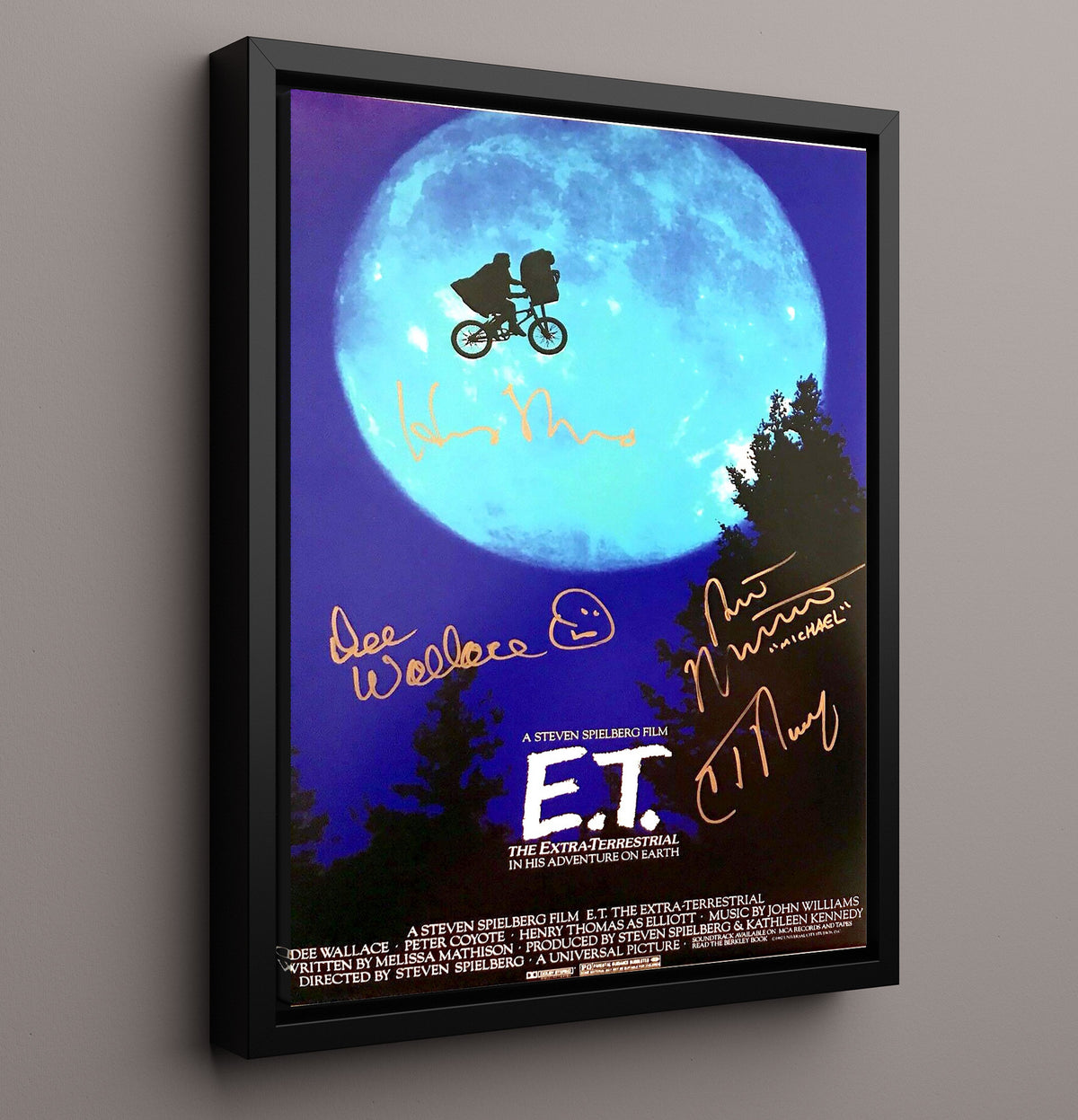 ET The Extra Terrestrial - Elliott and ET - Moonlight Bicycle Flight movie wall art 16x20 Framed Canvas