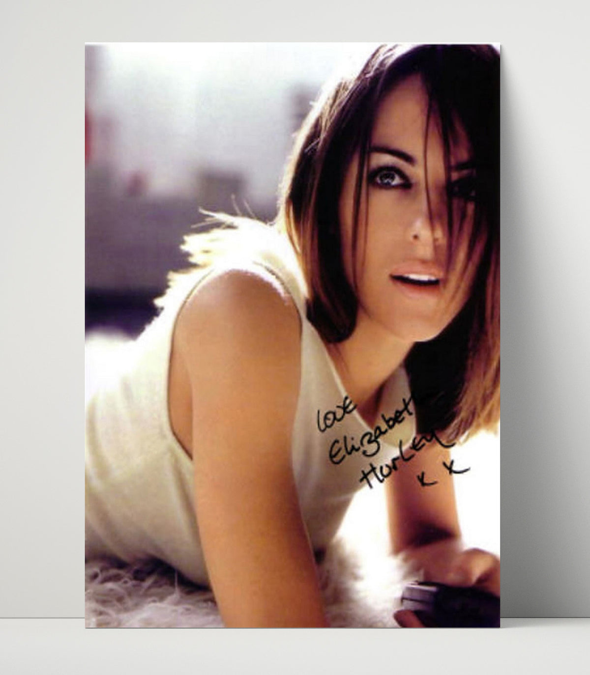 Elizabeth Hurley - Glamour Photograph Pose movie wall art 16x20 Unframed Print