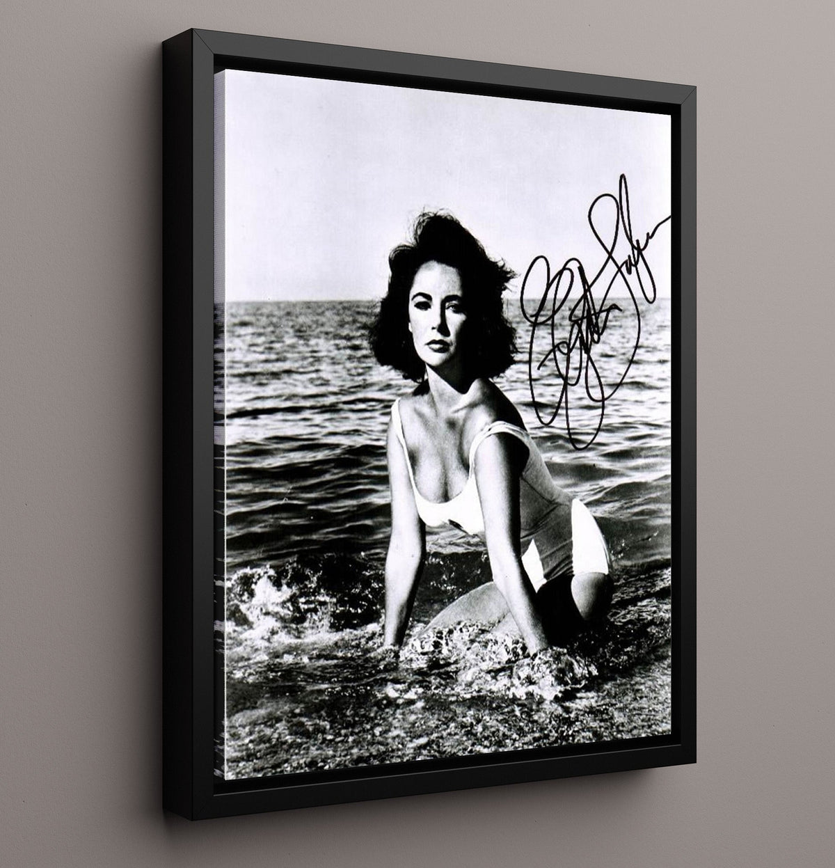 Elizabeth Taylor - Seaside Swimsuit Glamour movie wall art 16x20 Gallery Frame