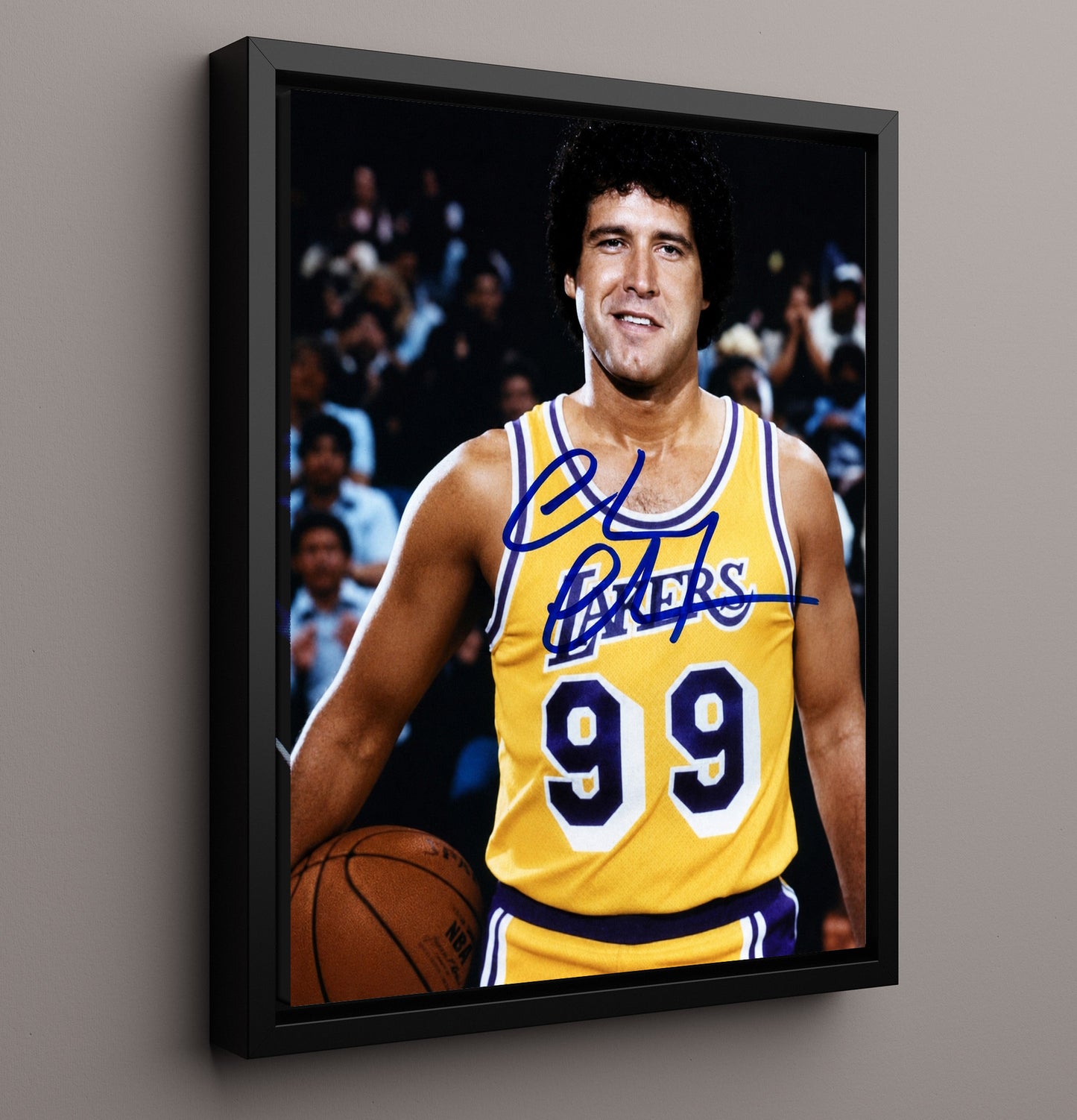 Fletch - Chevy Chase - Irwin Fletcher - Wisecracking Reporter Smirk movie wall art 16x20 Framed Canvas
