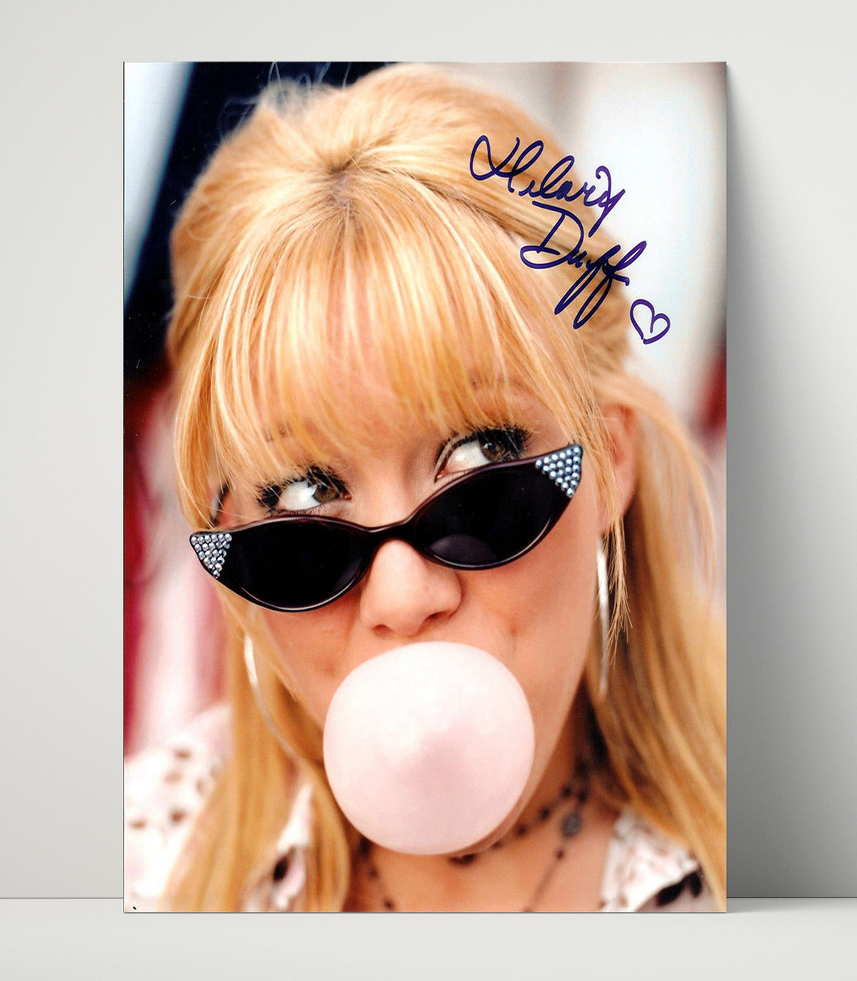 Hilary Duff - Bubblegum Pop Star Bubble Pose movie wall art 16x20 Unframed Print