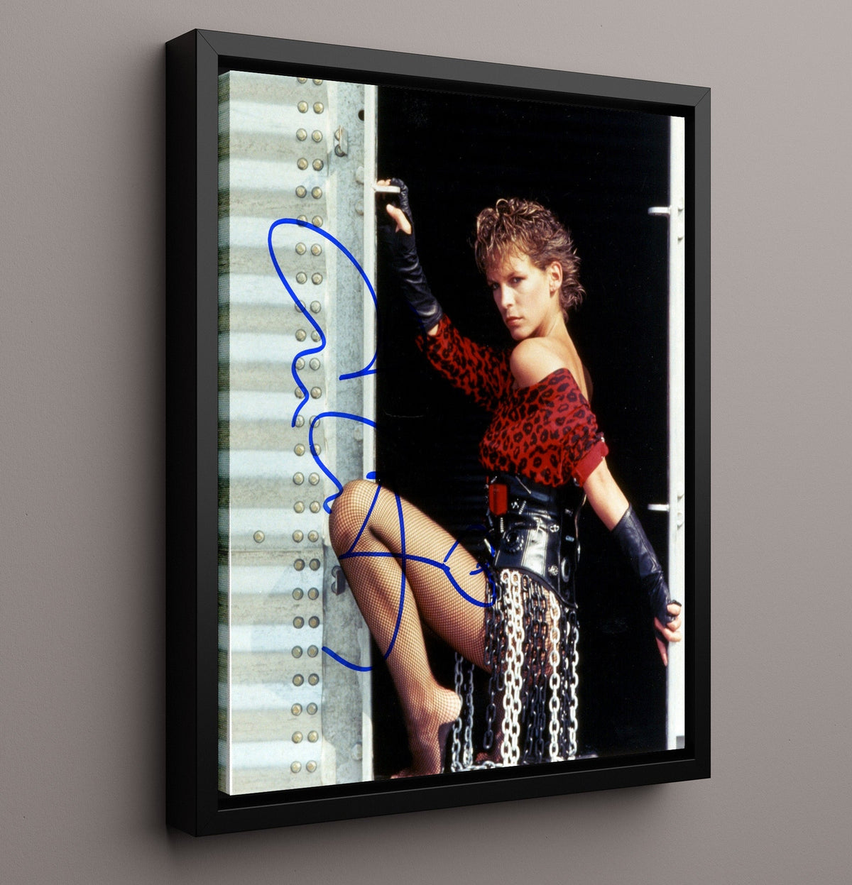 Jamie Lee Curtis - Fierce 80s Action Pose movie wall art 16x20 Gallery Frame