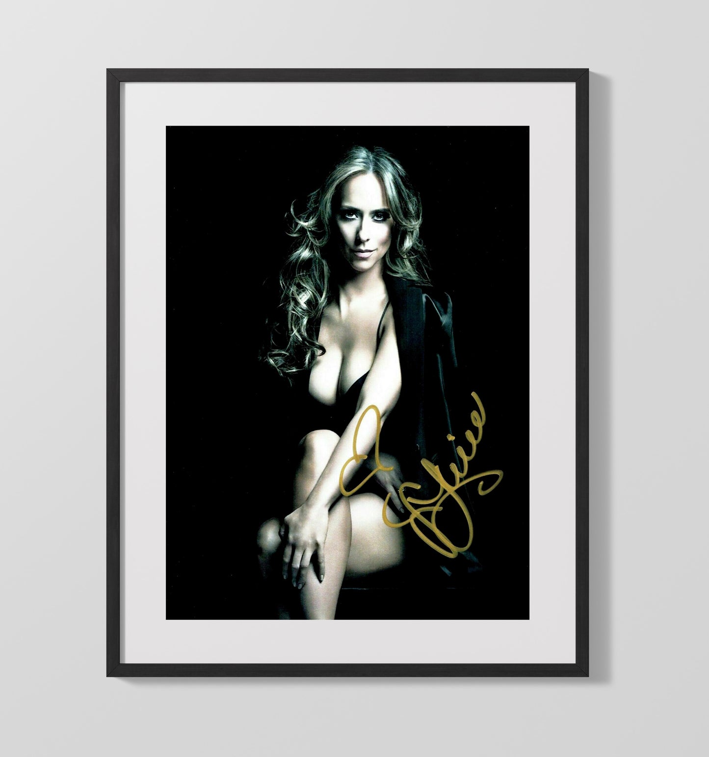 Jennifer Love Hewitt - Classic Hollywood Glamour - Portrait Vintage Movie Wall Art - 16x20 Gallery Frame movie decor