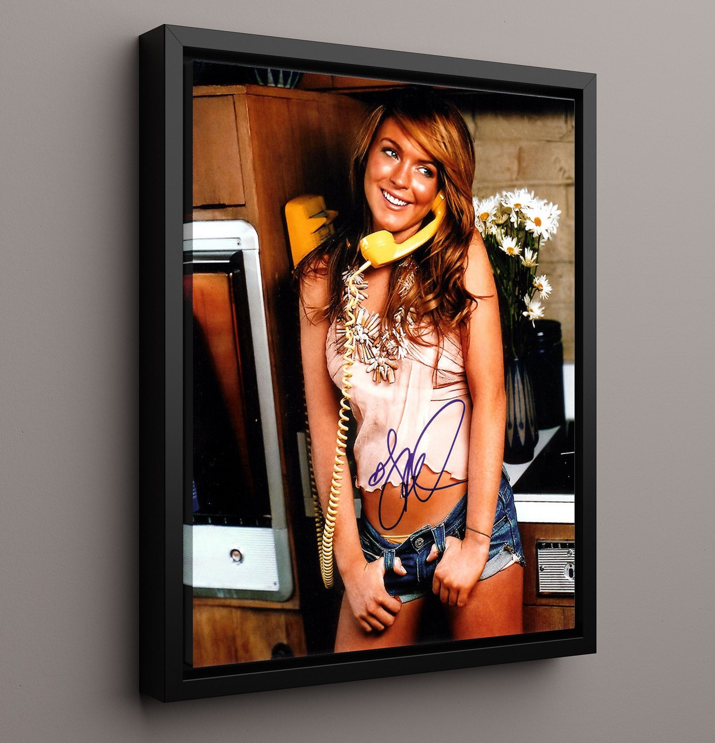 Lindsay Lohan - Retro Kitchen Phone Call Daisy Bouquet Smile movie wall art 16x20 Framed Canvas