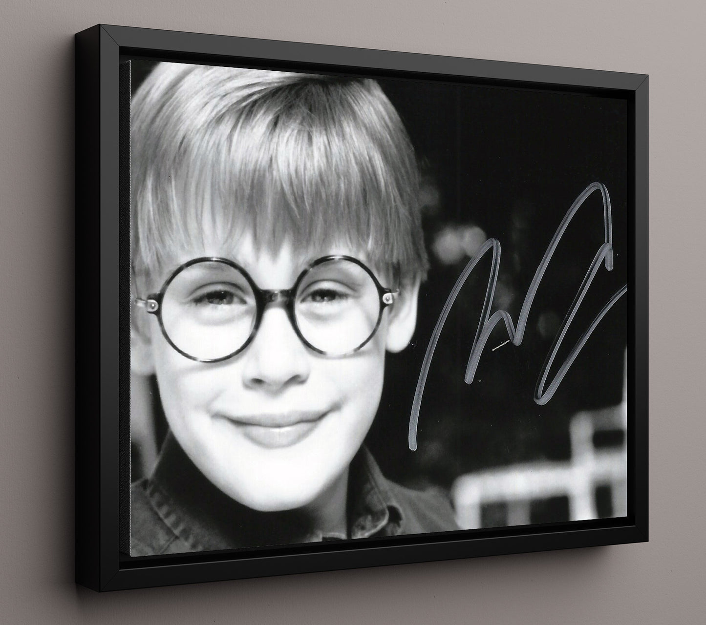 Macaulay Culkin - Geek chic beginnings Vintage Movie Wall Art - 16x20 Framed Canvas movie decor