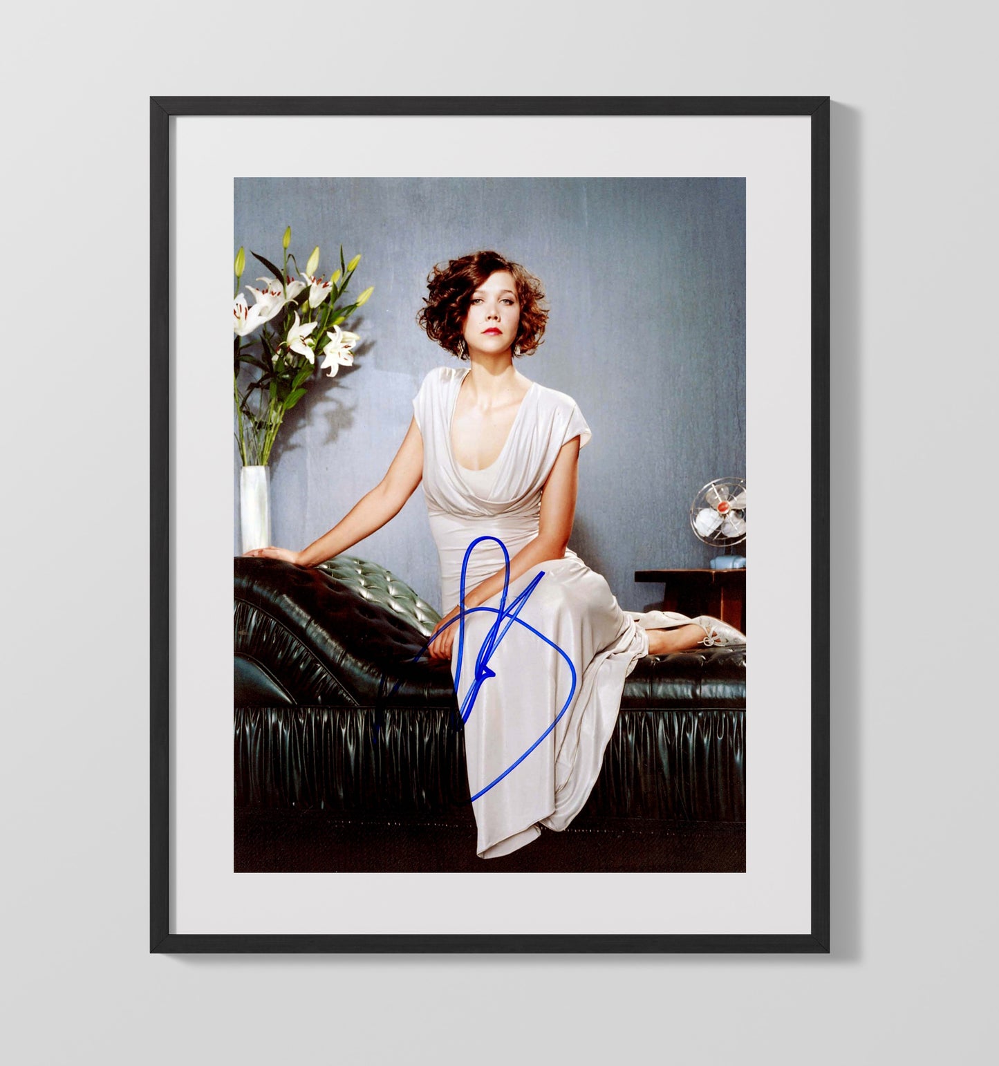 Maggie Gyllenhaal - Elegant Dress Lounge Sofa Blue Marker Autograph Studio Look Vintage Movie Wall Art - 16x20 Gallery Frame movie decor