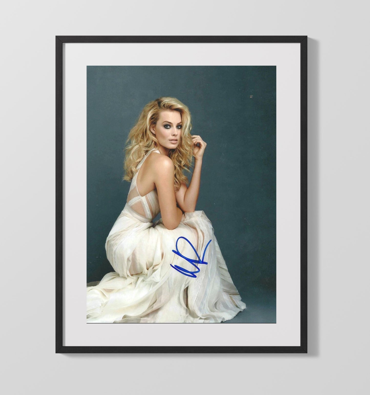 Margot Robbie - Golden Glow Vintage Movie Wall Art - 16x20 Gallery Frame movie decor