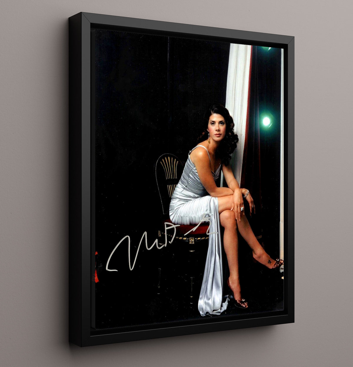 Marisa Tomei - Elegant Silver Evening Gown Seated Look Signed movie wall art 16x20 Framed Canvas