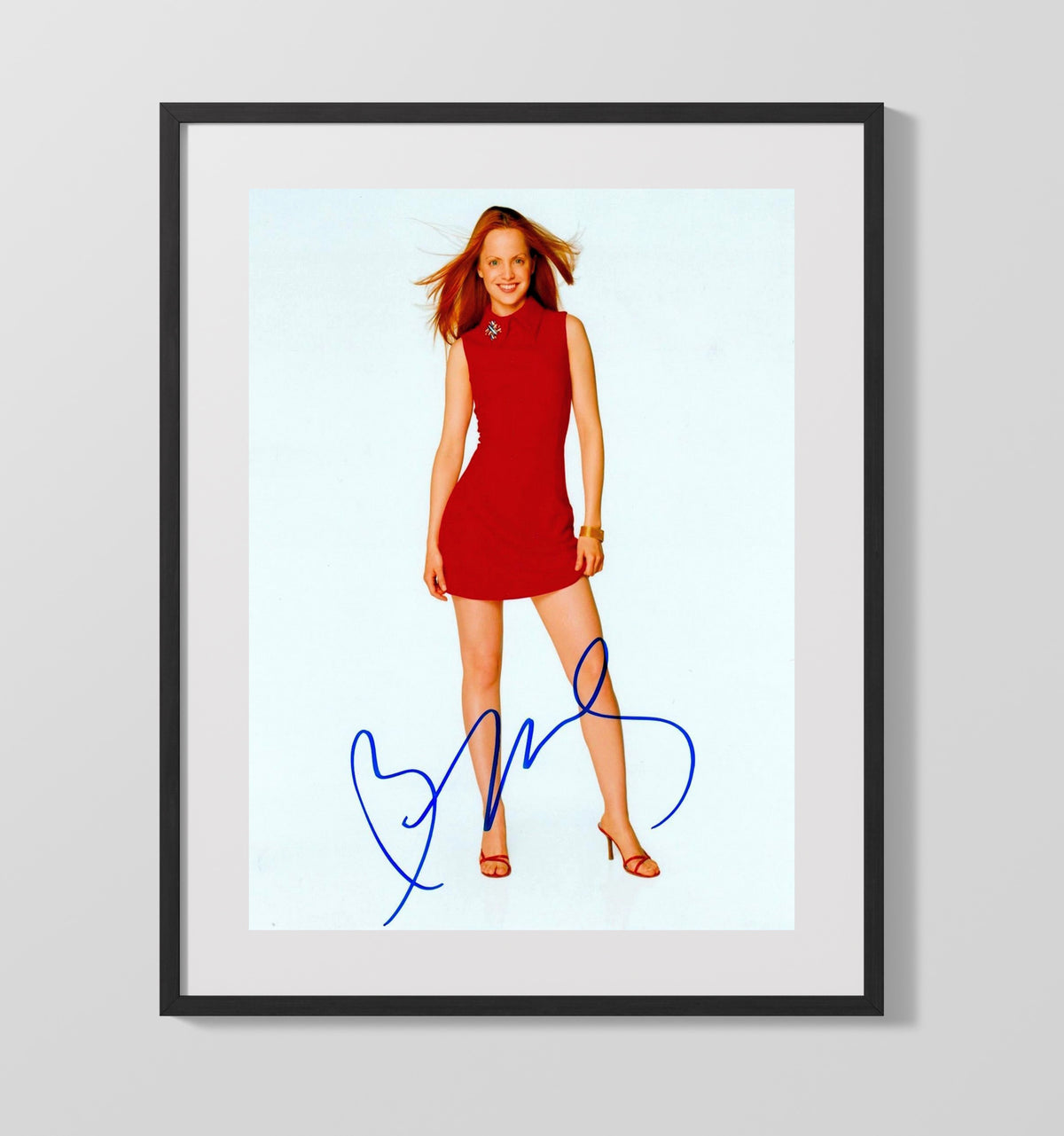 Mena Suvari - Classic Red Dress Hollywood Elegance movie wall art 16x20 Gallery Frame