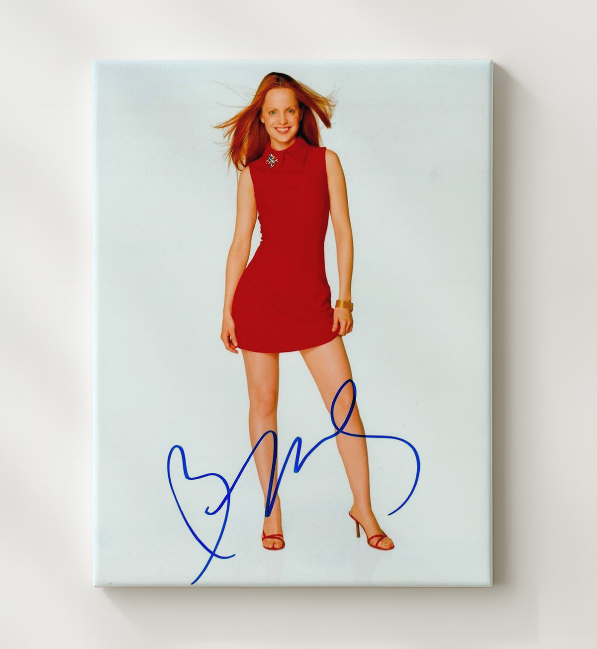 Mena Suvari - Classic Red Dress Hollywood Elegance movie wall art 20x24 Canvas