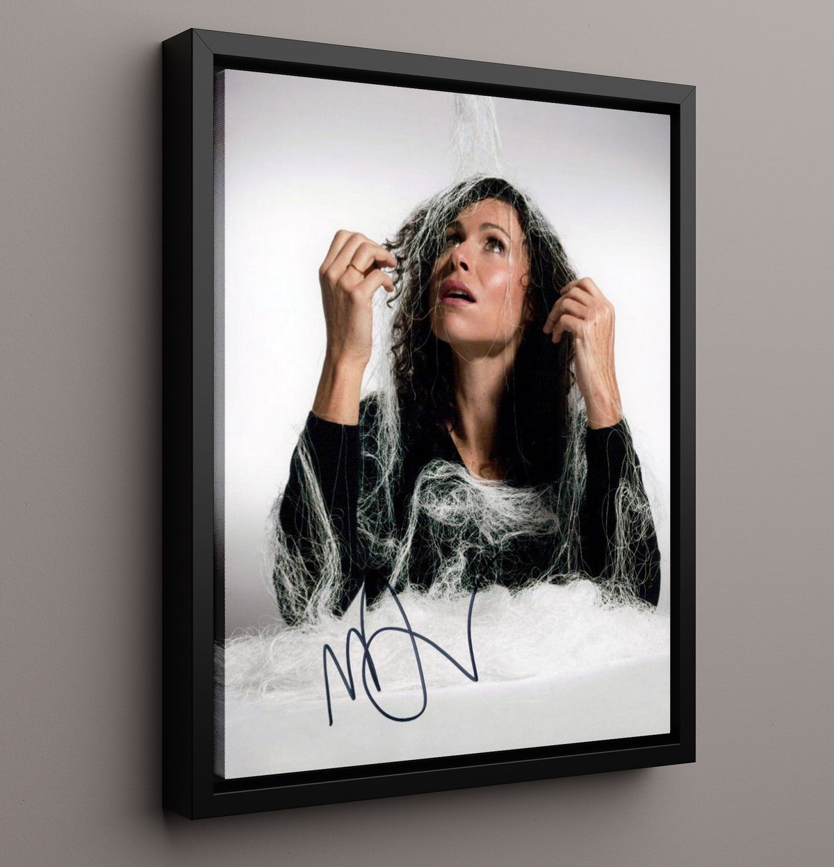 Minnie Driver - Classic Hollywood Elegance Timeless Smile movie wall art 16x20 Framed Canvas