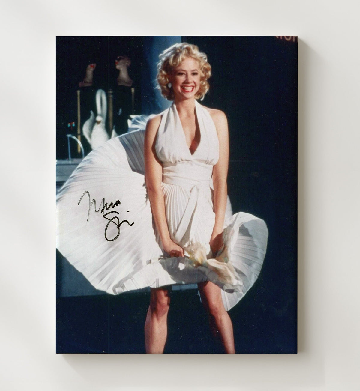Mira Sorvino - Elegant Hollywood Beauty Soft Smile movie wall art 8x10 Beveled Frame