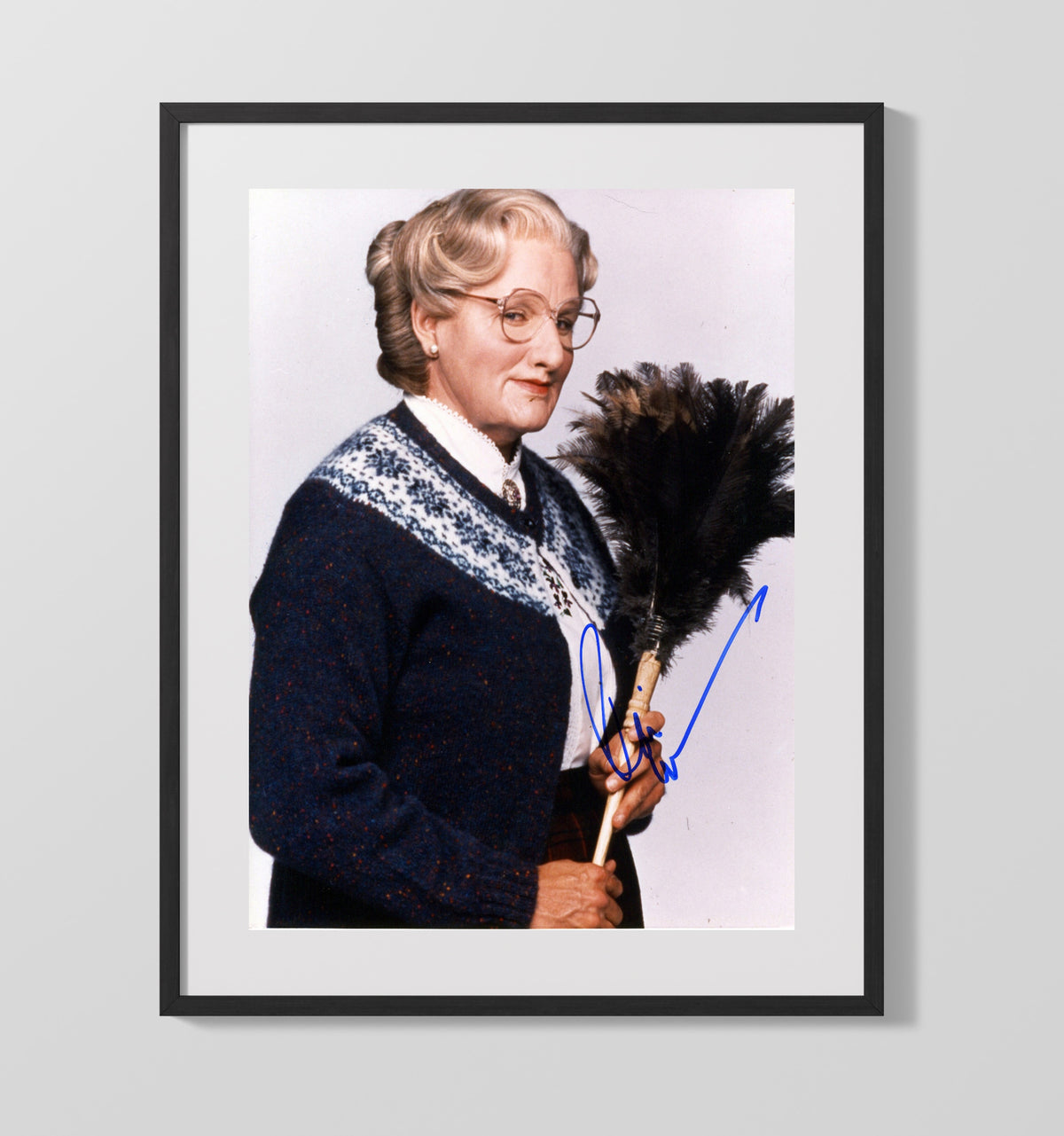 Mrs. Doubtfire - Robin Williams - Mrs. Doubtfire - Disguise Moment movie wall art 16x20 Gallery Frame