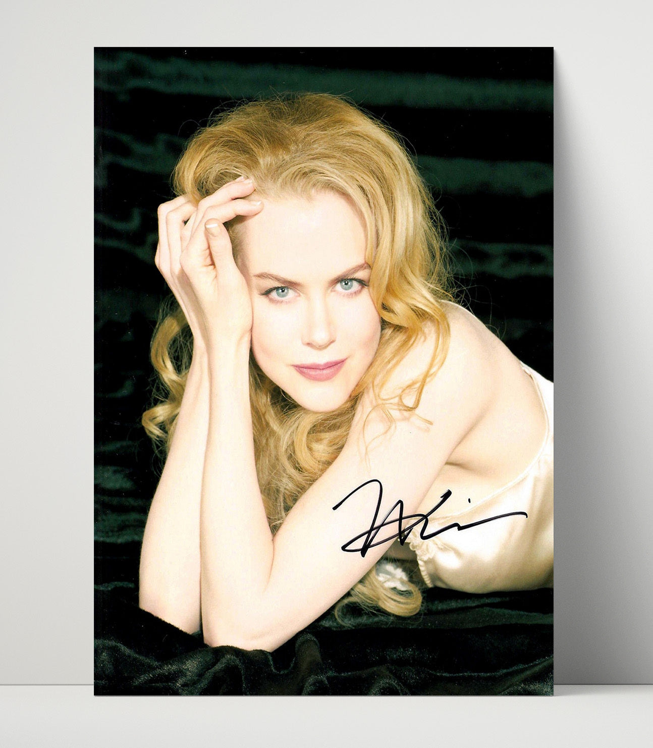 Nicole Kidman - Golden Hair Classic Hollywood Elegance Vintage Movie Wall Art - 16x20 Unframed Print movie decor