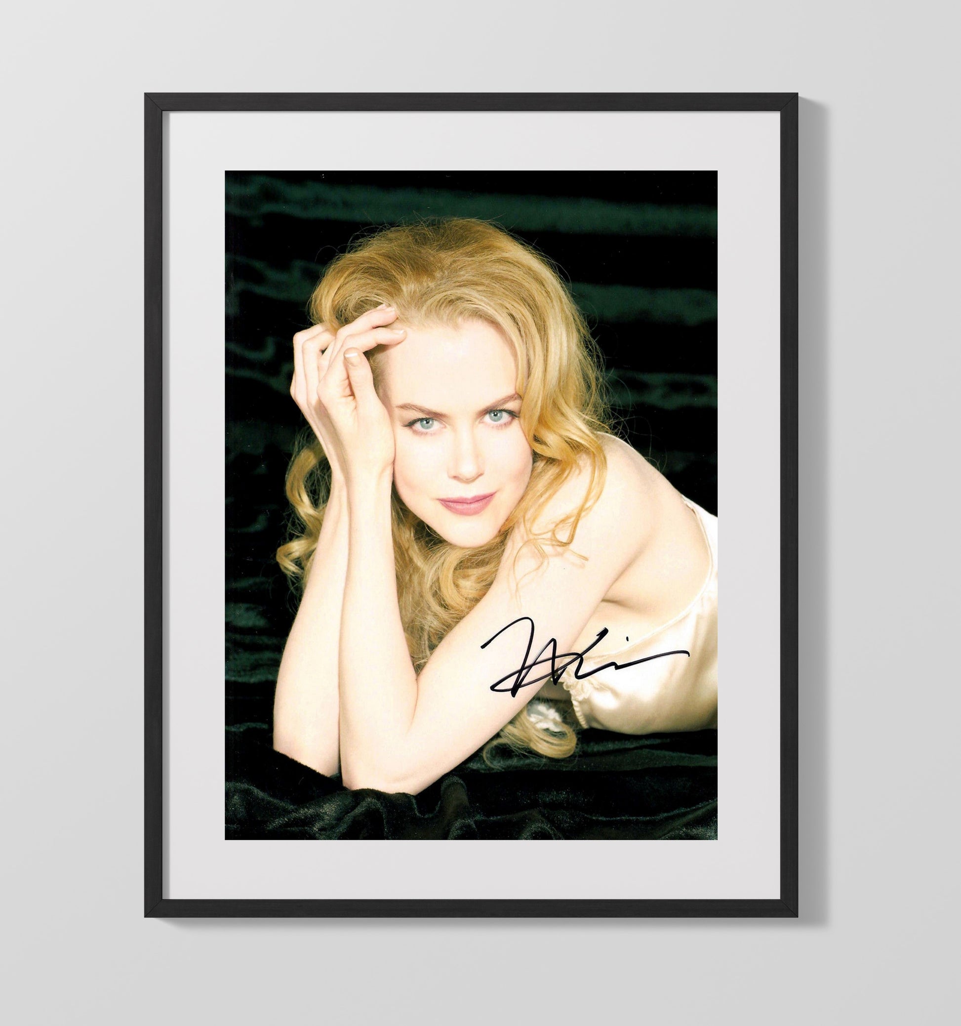 Nicole Kidman - Golden Hair Classic Hollywood Elegance Vintage Movie Wall Art - 16x20 Gallery Frame movie decor