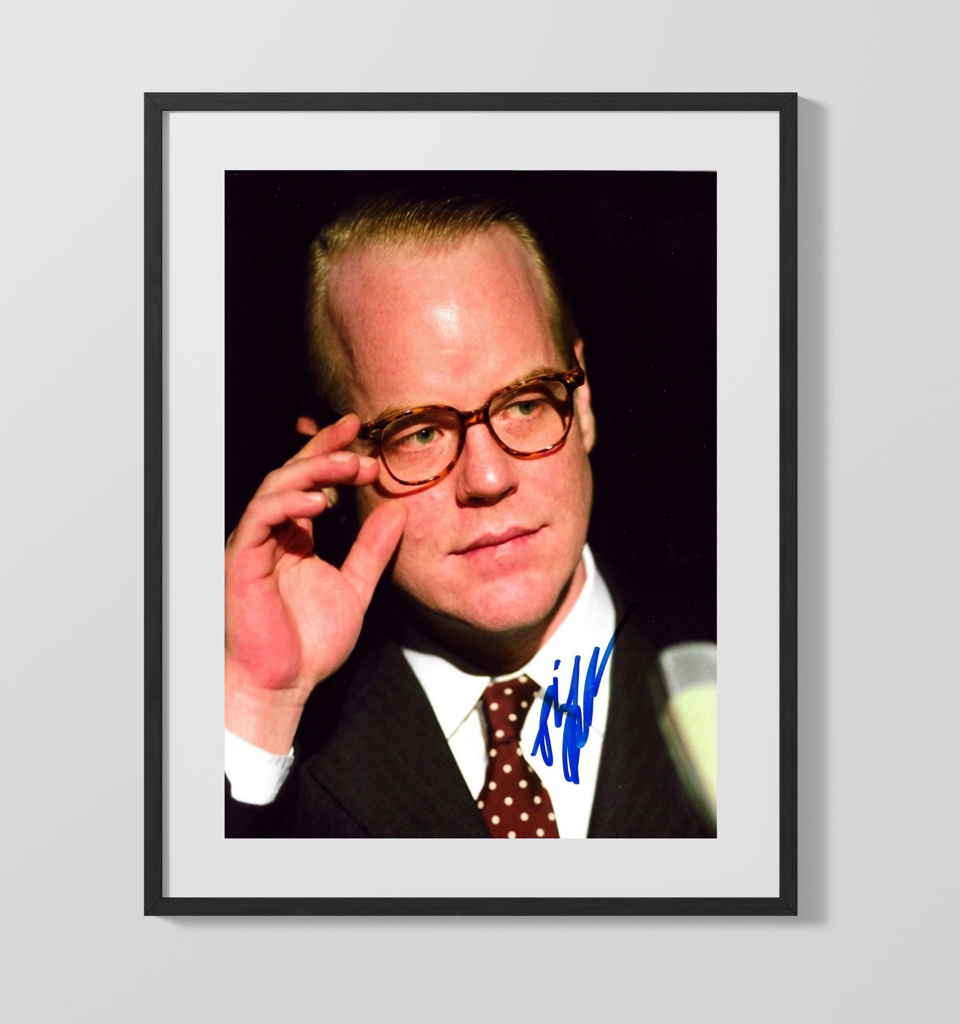 Philip Seymour Hoffman - Character Actor Intense Studio Portrait Vintage Movie Wall Art - 16x20 Gallery Frame movie decor