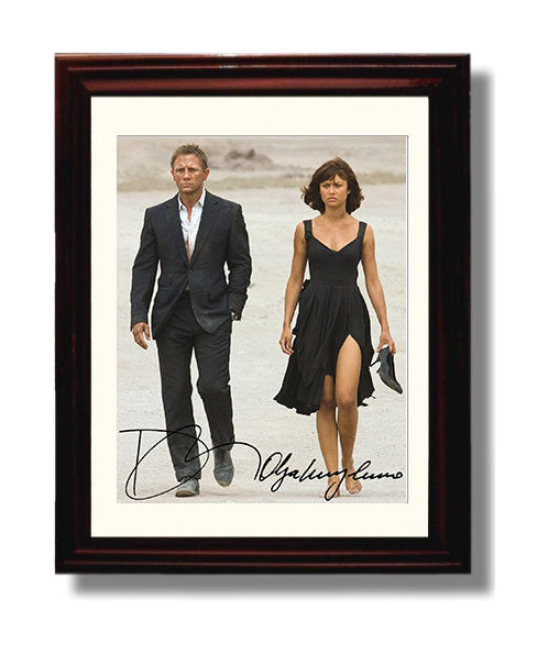Quantum of Solace - Daniel Craig Olga Kurylenko Desert Mission Walk movie wall art 8x10 Beveled Frame