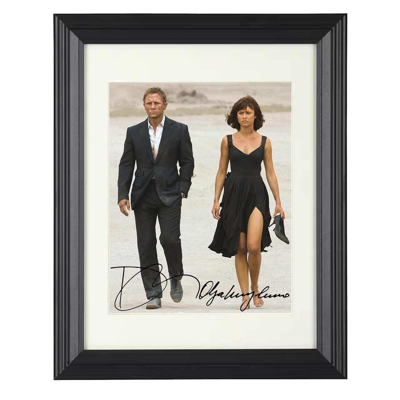 Quantum of Solace – Daniel Craig Desert Mission Walk – 8x10 black beveled framed movie wall art