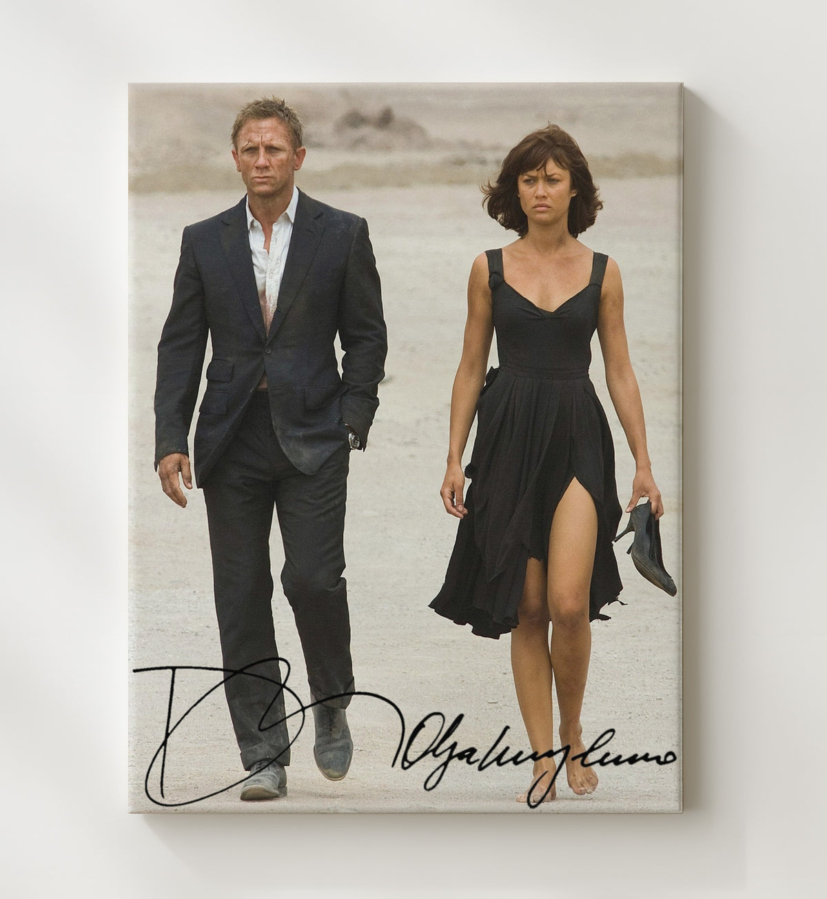 Quantum of Solace - Daniel Craig Olga Kurylenko Desert Mission Walk movie wall art 20x24 Canvas