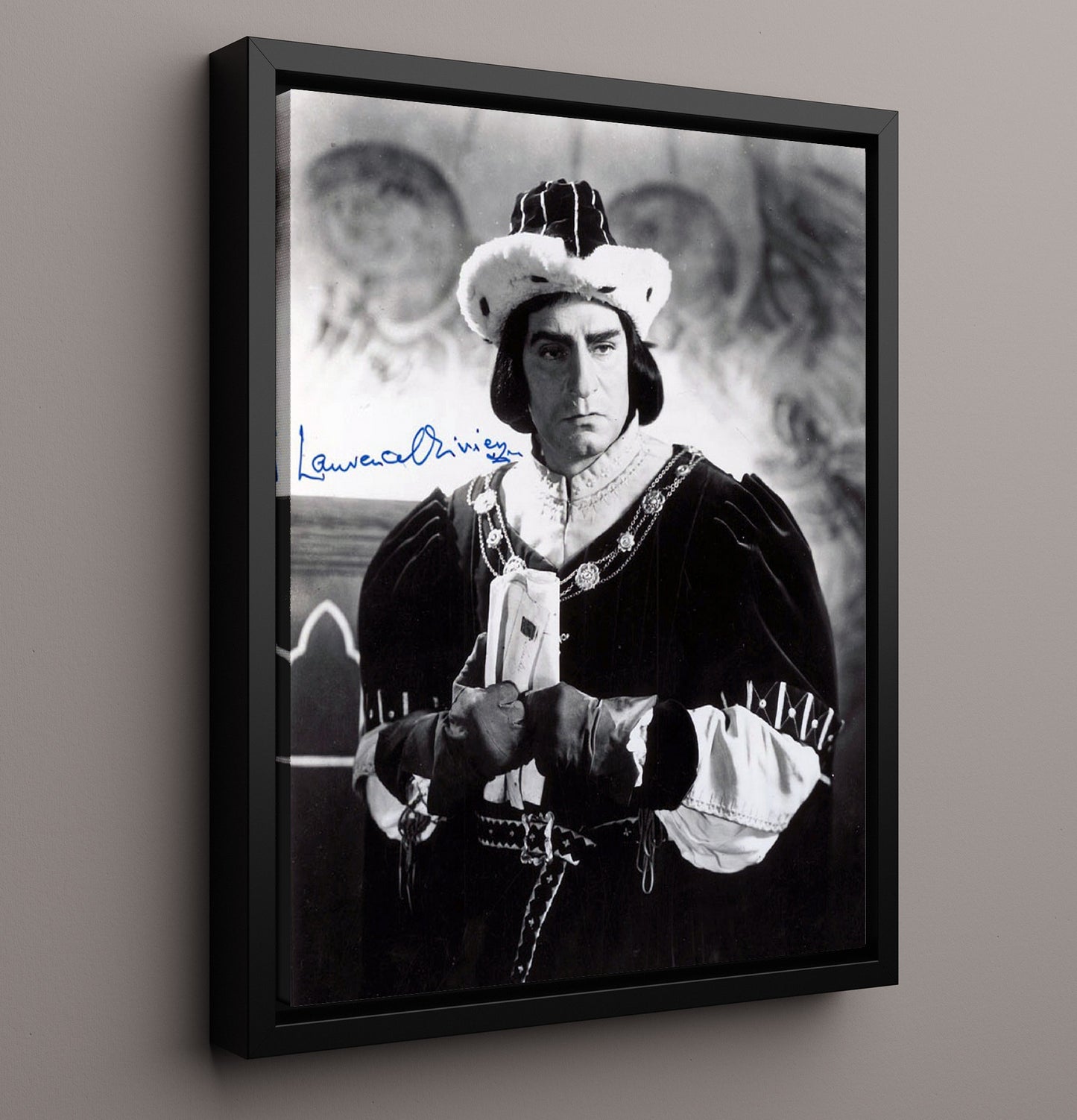 Richard III - Laurence Olivier - King Richard IIIRoyal Court Costume movie wall art 16x20 Framed Canvas