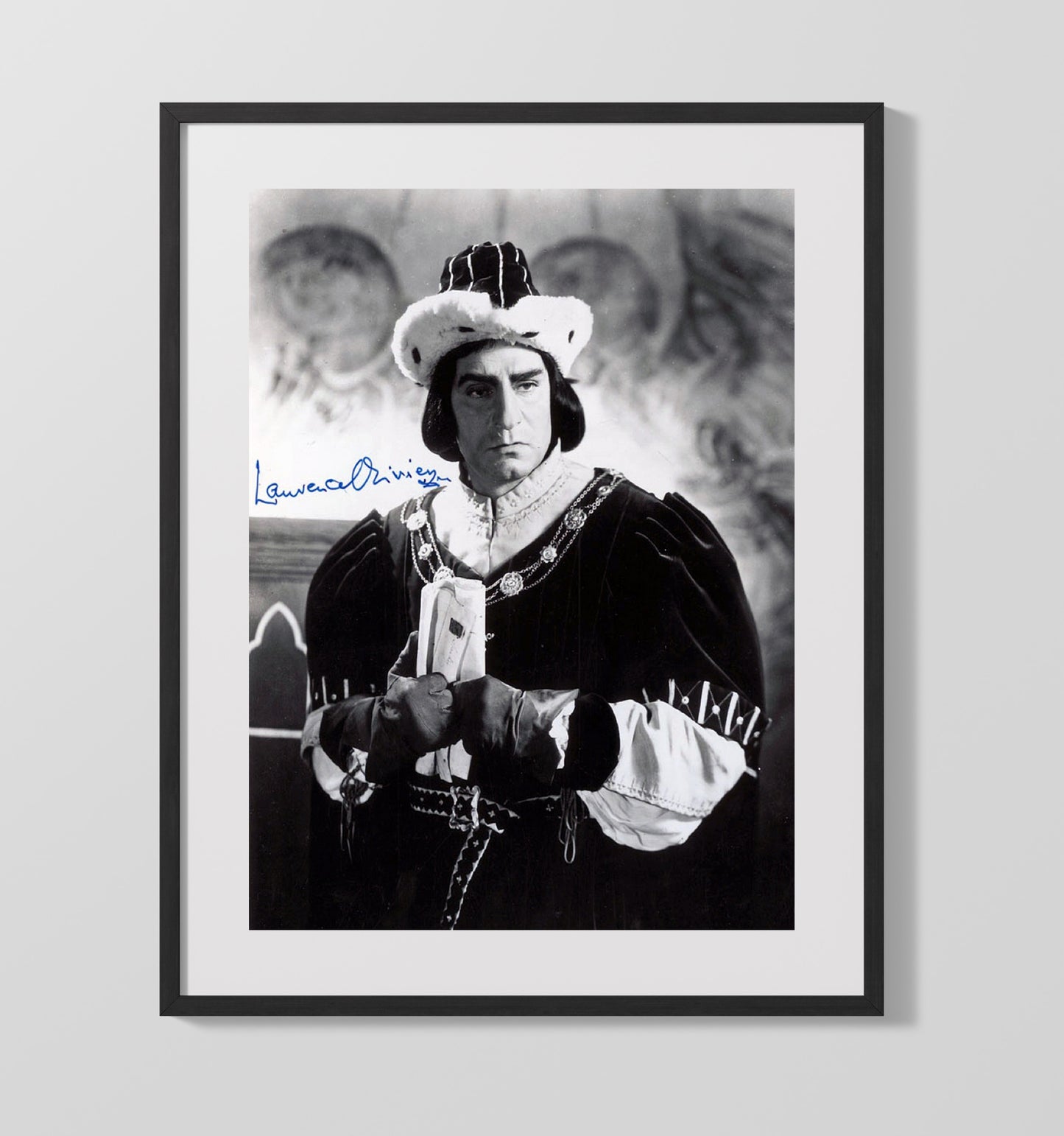 Richard III - Laurence Olivier - King Richard IIIRoyal Court Costume movie wall art 16x20 Gallery Frame