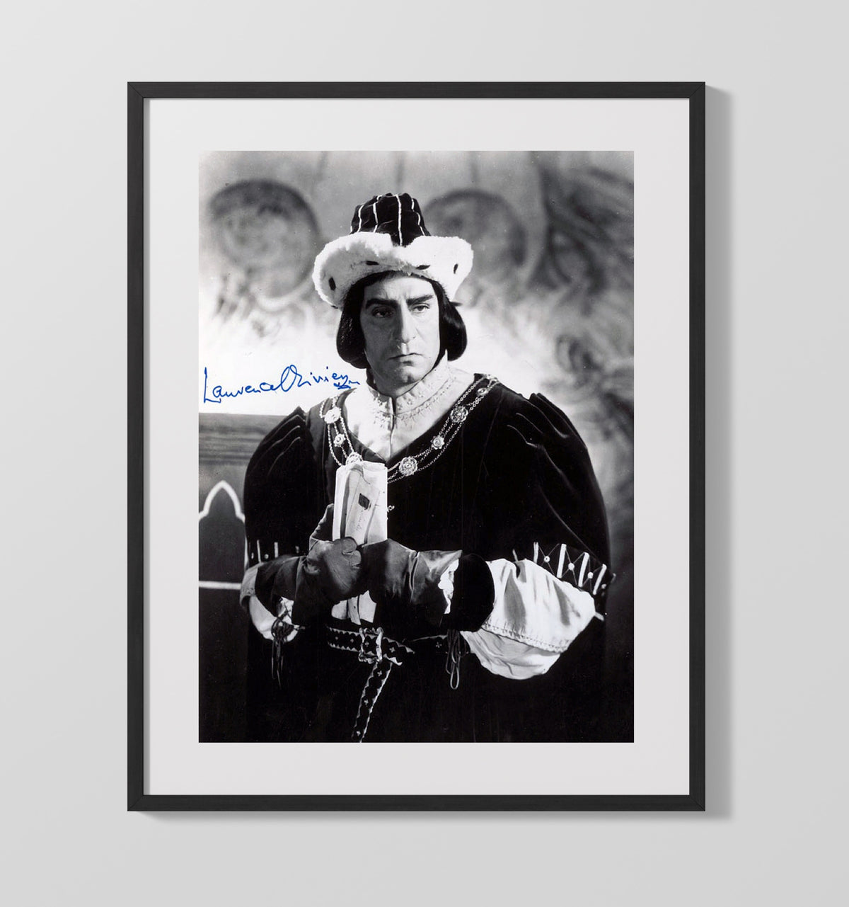 Richard III - Laurence Olivier - King Richard IIIRoyal Court Costume movie wall art 16x20 Gallery Frame