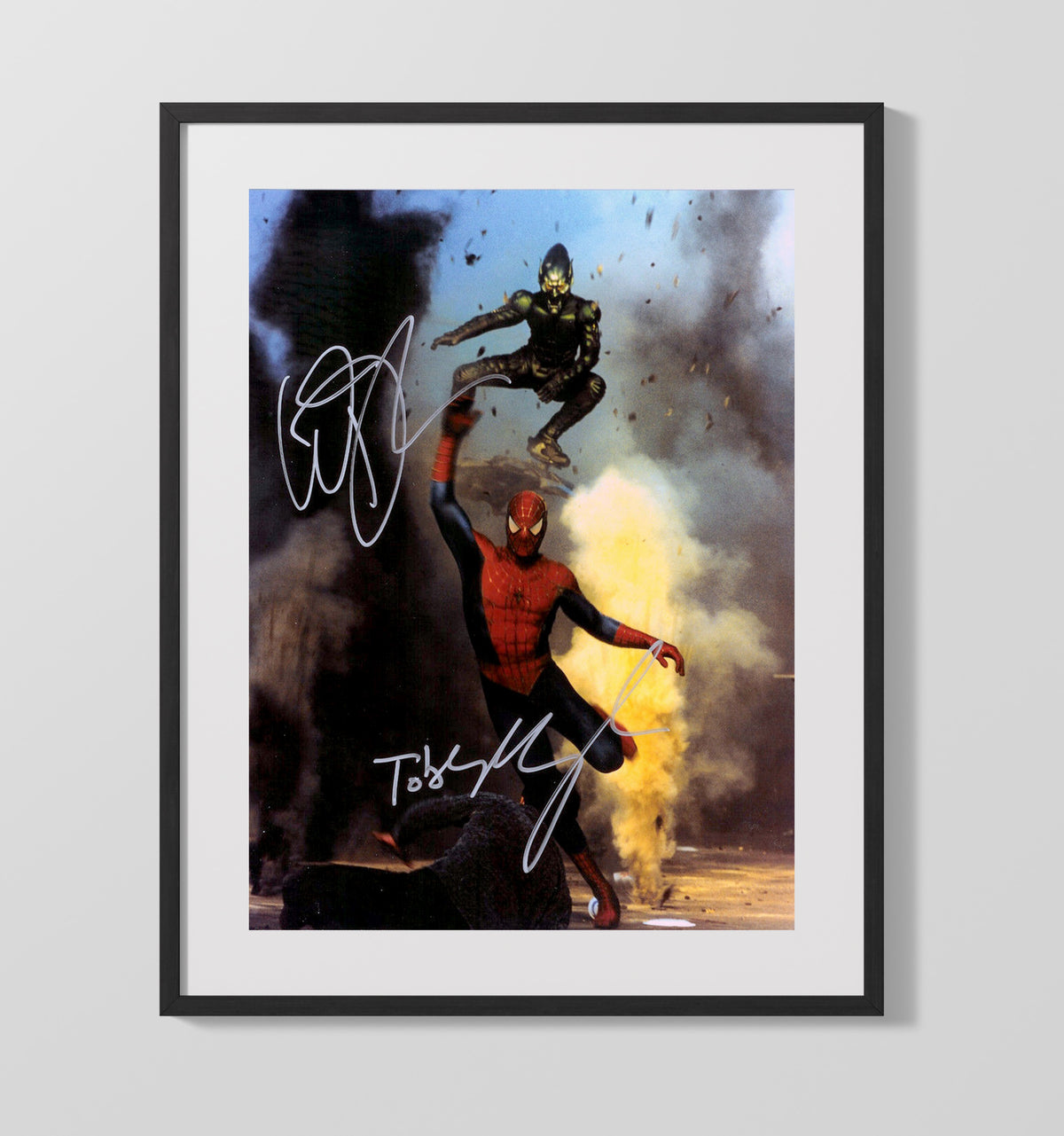 Spider-Man - Tobey Maguire - Spider-Man - Willem Dafoe - Green Goblin - Explosive Showdown Leap movie wall art 16x20 Gallery Frame