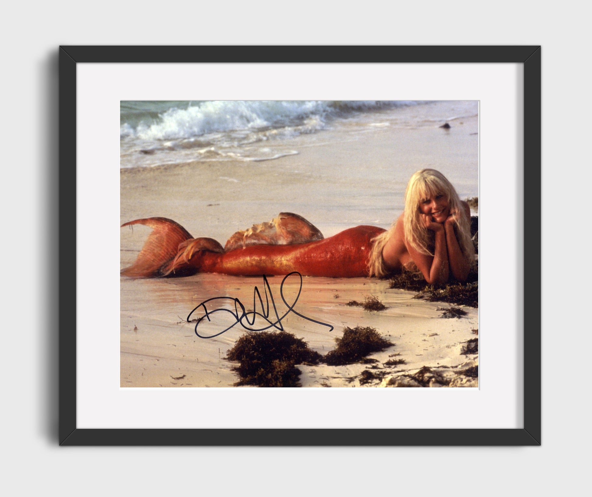Splash - Daryl Hannah - Madison - Shoreline mermaid reveal Vintage Movie Wall Art - 16x20 Gallery Frame movie decor