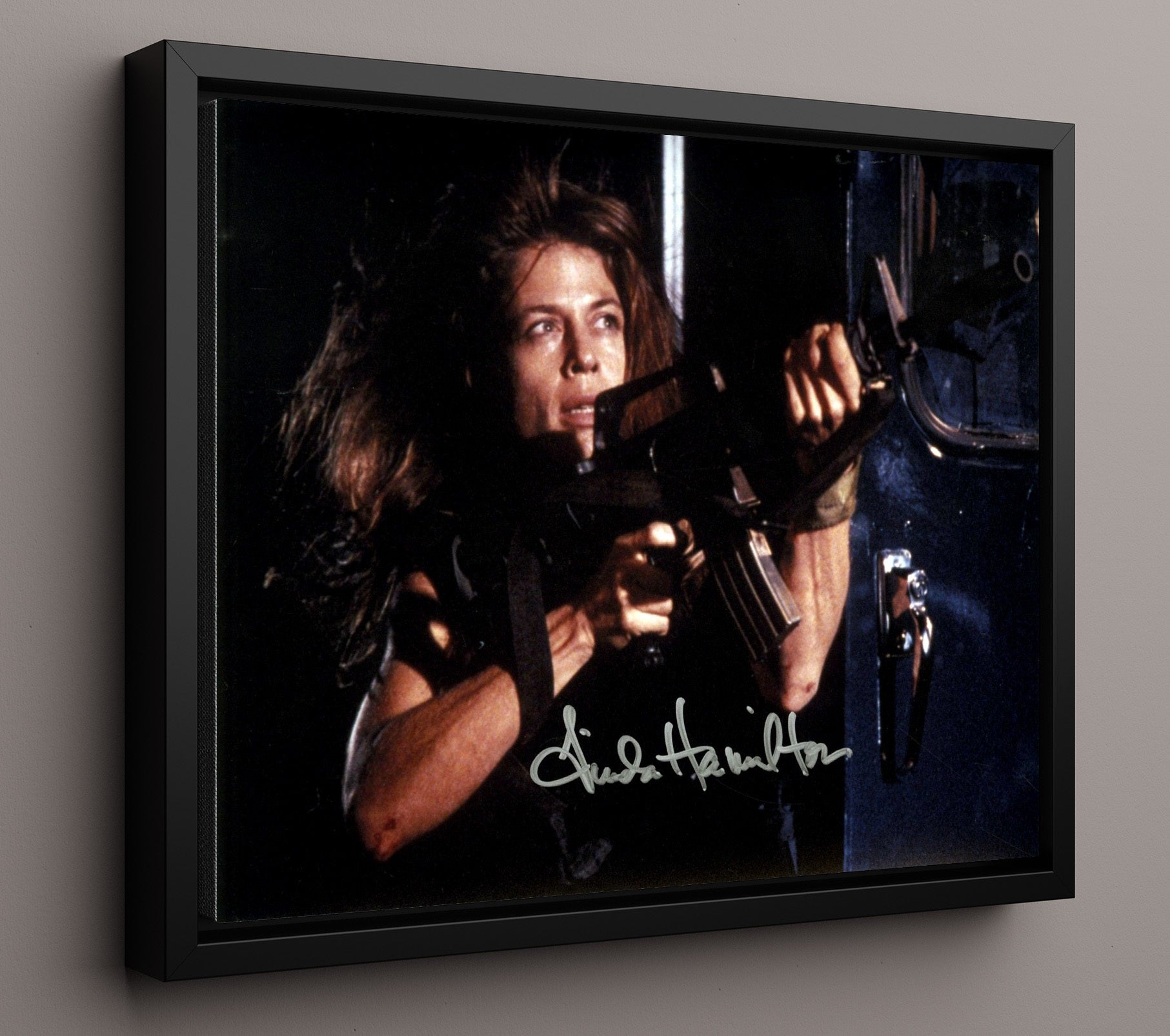 Terminator 2 Judgment Day - Linda Hamilton - Sarah Connor - Tactical weapon readiness movie wall art 16x20 Framed Canvas