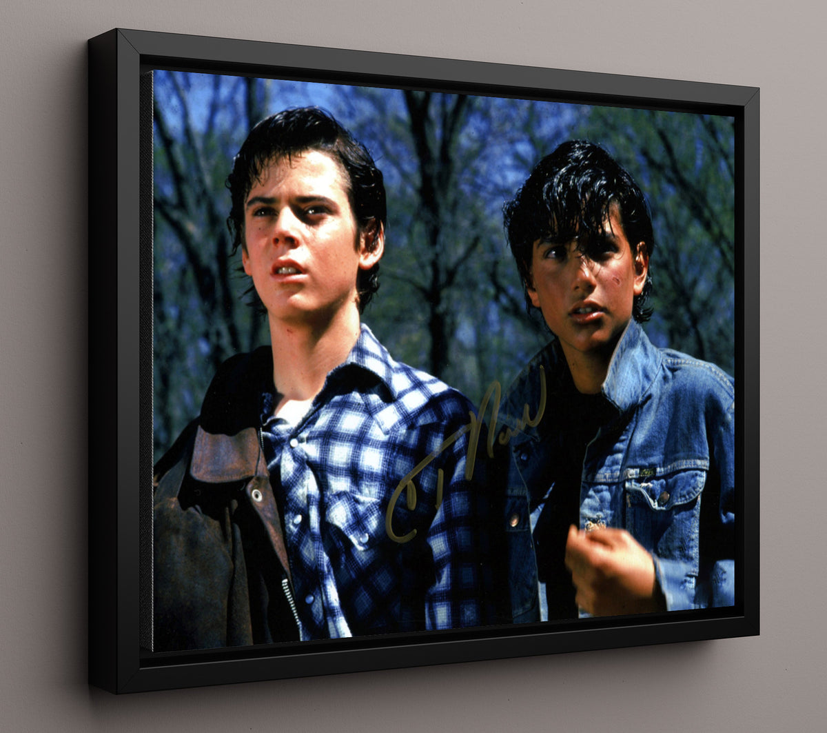 The Outsiders - C. Thomas Howell and Ralph Macchio - Stay gold movie wall art 16x20 Framed Canvas