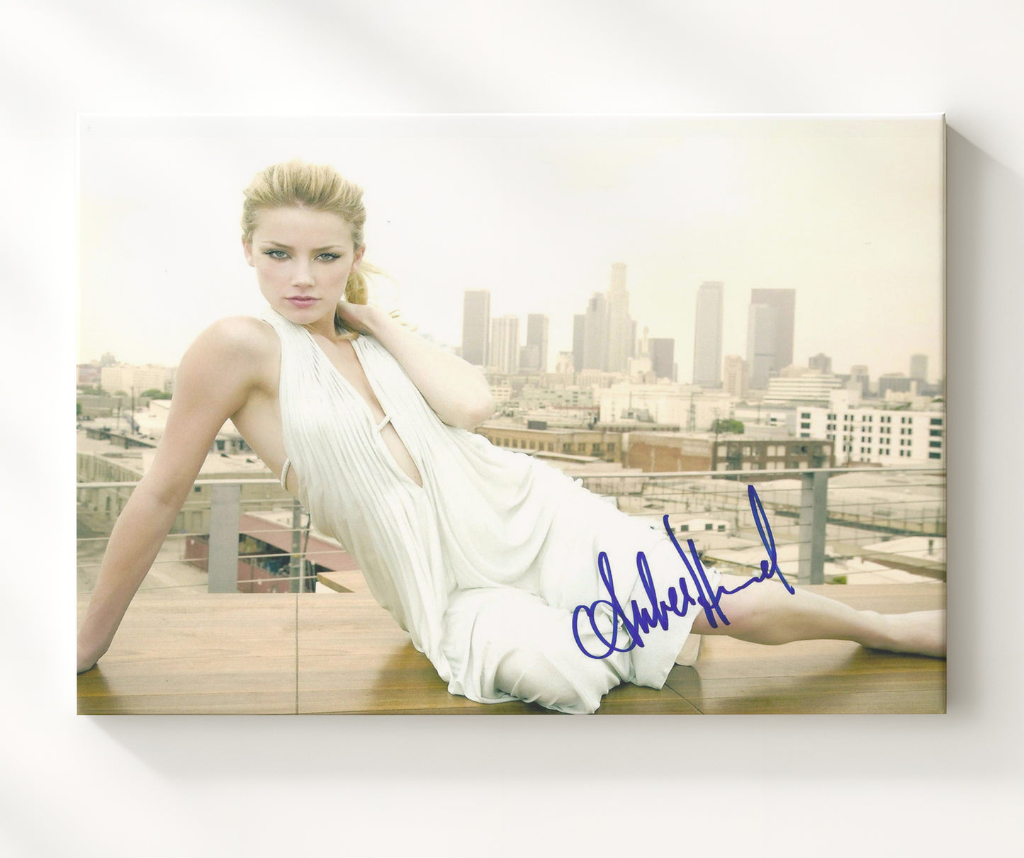 The Rum Diary - Amber Heard - Chenault - Sunlit chaise lounge movie wall art 20x24 Canvas