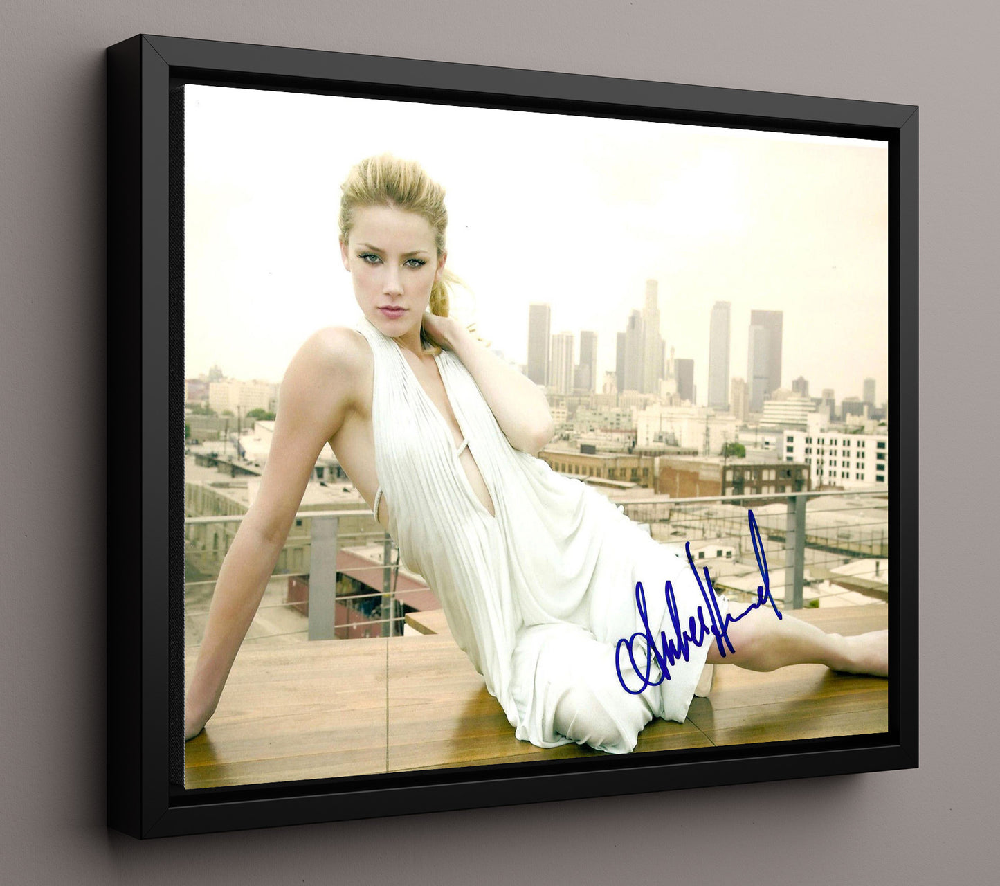 The Rum Diary - Amber Heard - Chenault - Sunlit chaise lounge movie wall art 16x20 Framed Canvas