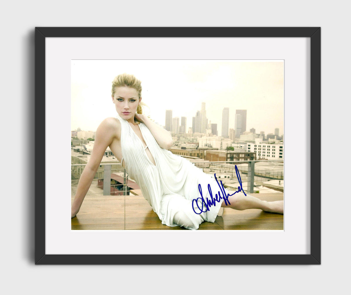 The Rum Diary - Amber Heard - Chenault - Sunlit chaise lounge movie wall art 16x20 Gallery Frame