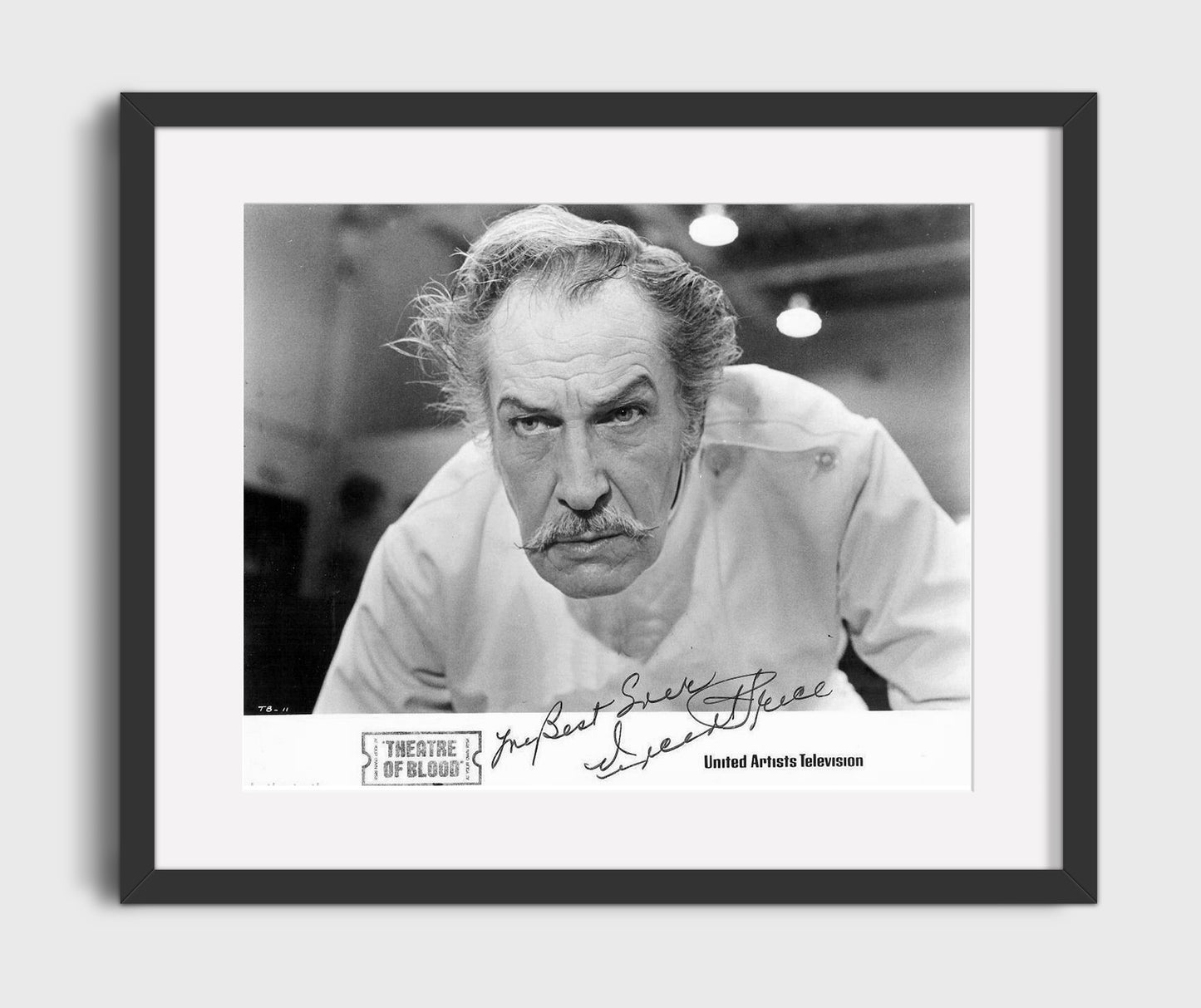 Theatre of Blood - Vincent Price - Edward Lionheart - Intense Stare Vintage Movie Wall Art - 16x20 Gallery Frame movie decor