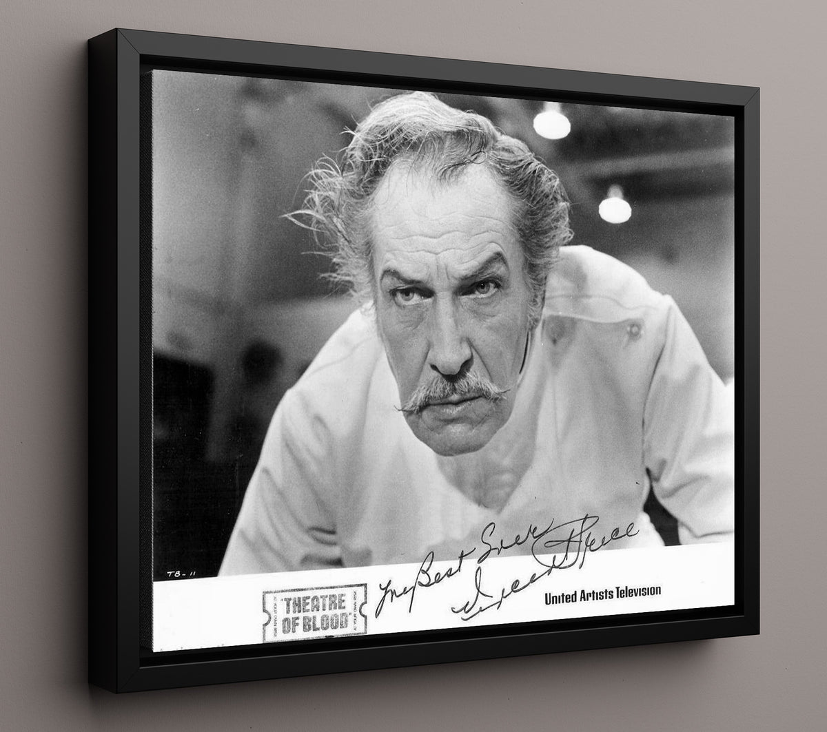 Theatre of Blood - Vincent Price - Edward Lionheart - Intense Stare movie wall art 16x20 Framed Canvas