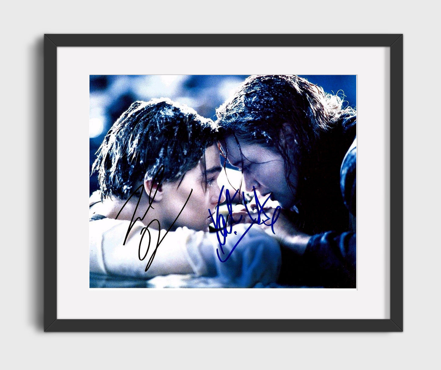 Titanic - Leonardo DiCaprio - Jack Dawson - and Kate Winslet - Rose - Bow embrace horizon moment movie wall art 16x20 Gallery Frame