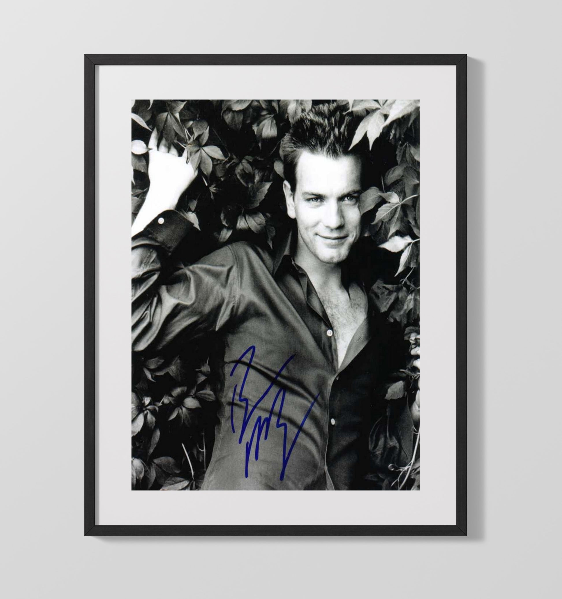 Trainspotting - Ewan McGregor - Mark RentonRebel Antihero Attitude Vintage Movie Wall Art - 16x20 Gallery Frame movie decor