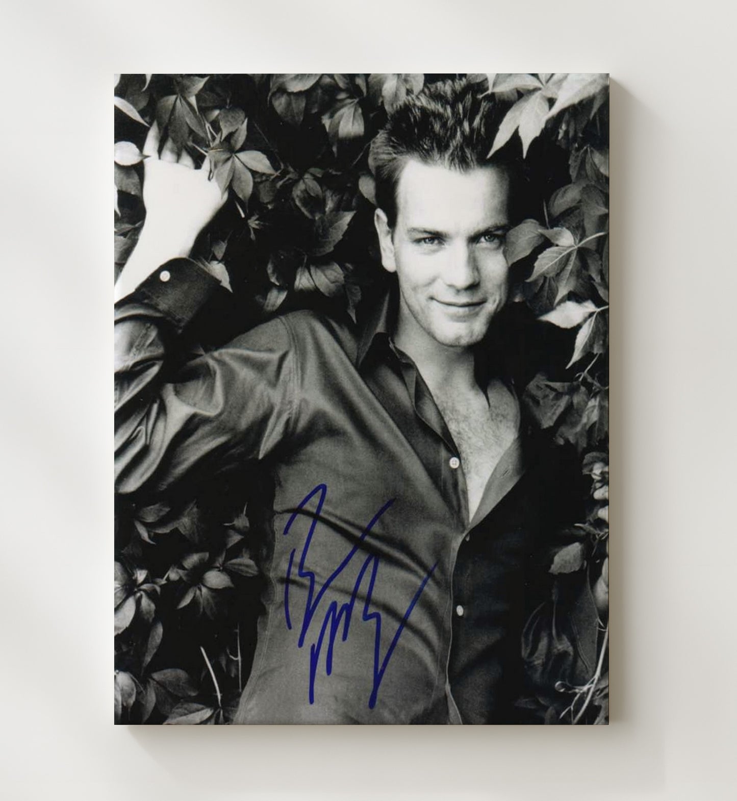 Trainspotting - Ewan McGregor - Mark Renton - Rebel Antihero Attitude movie wall art 20x24 Canvas