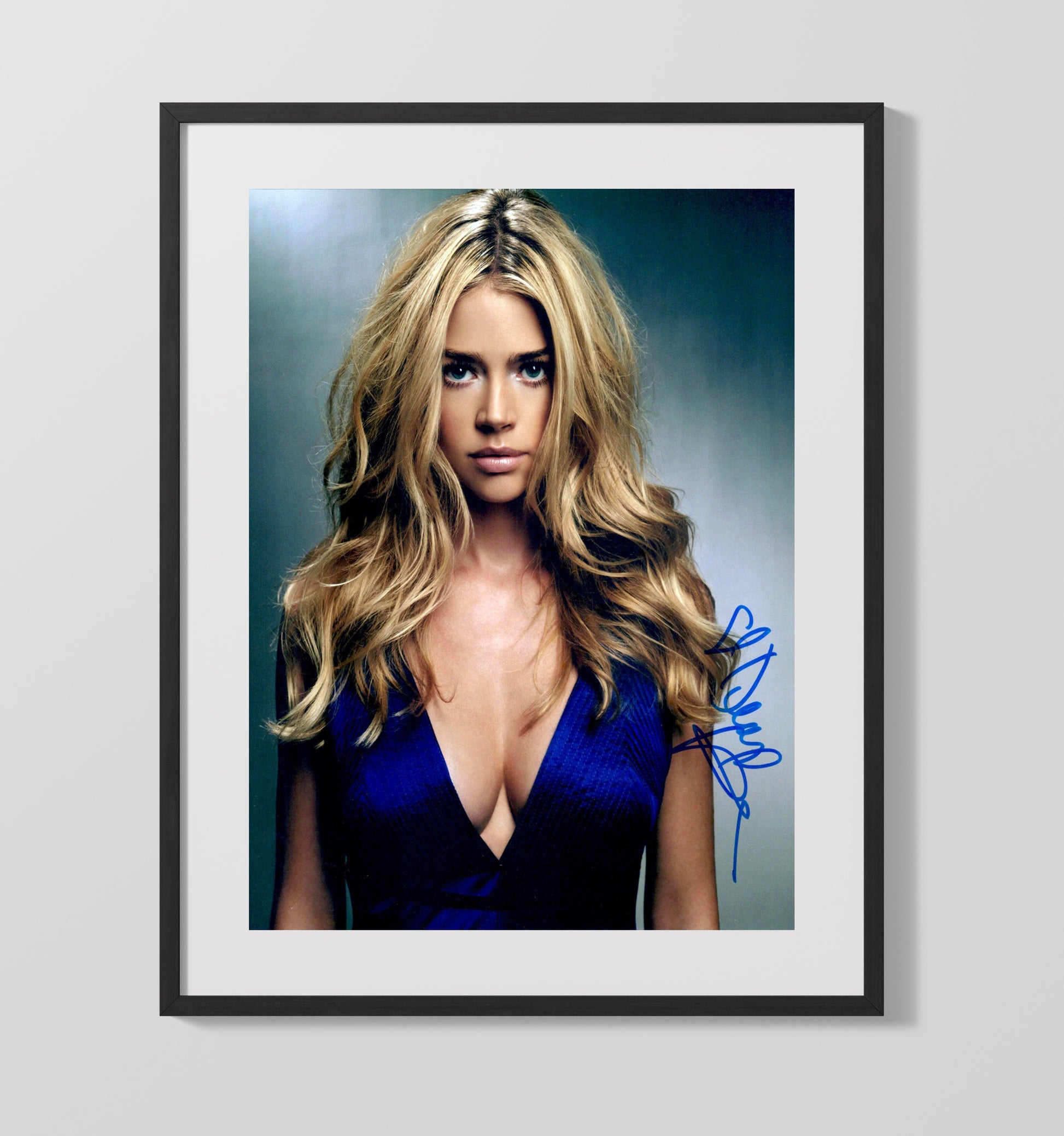 Wild Things - Denise Richards - Kelly Van Ryan - Femme Fatale Trouble movie wall art 16x20 Gallery Frame