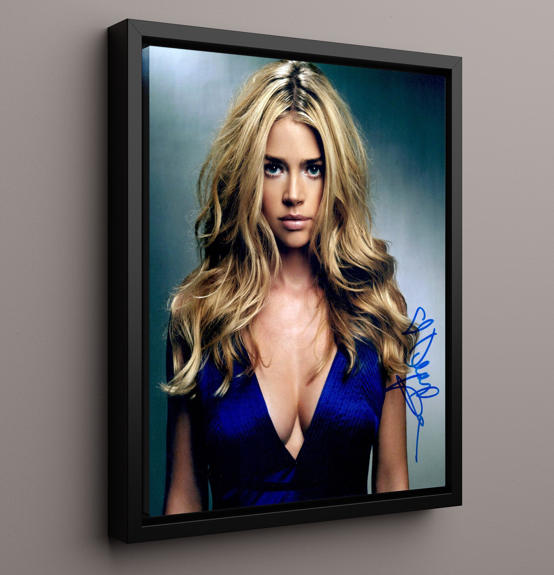 Wild Things - Denise Richards - Kelly Van Ryan - Femme Fatale Trouble movie wall art 16x20 Framed Canvas