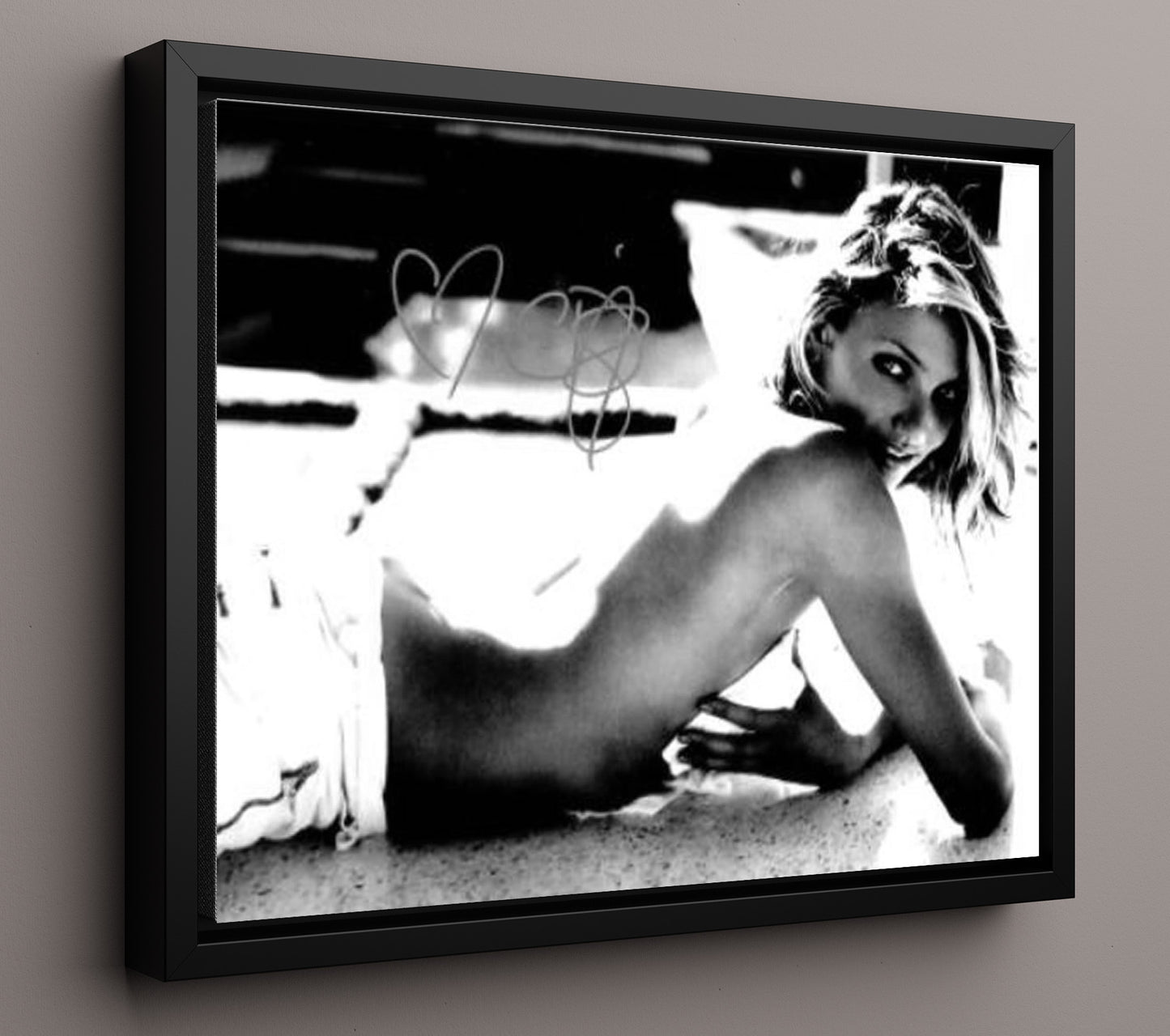 There's Something About Mary - Cameron Diaz - Mary Jensen - Hair gel reveal smile movie wall art 16x20 Framed Canvas
