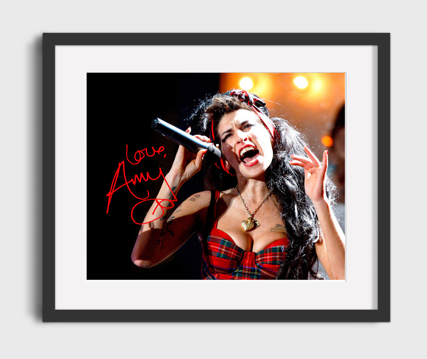 Amy Winehouse - High Energy Stage Performance - Vintage Music Wall Art - 16x20 Gallery Frame music decor