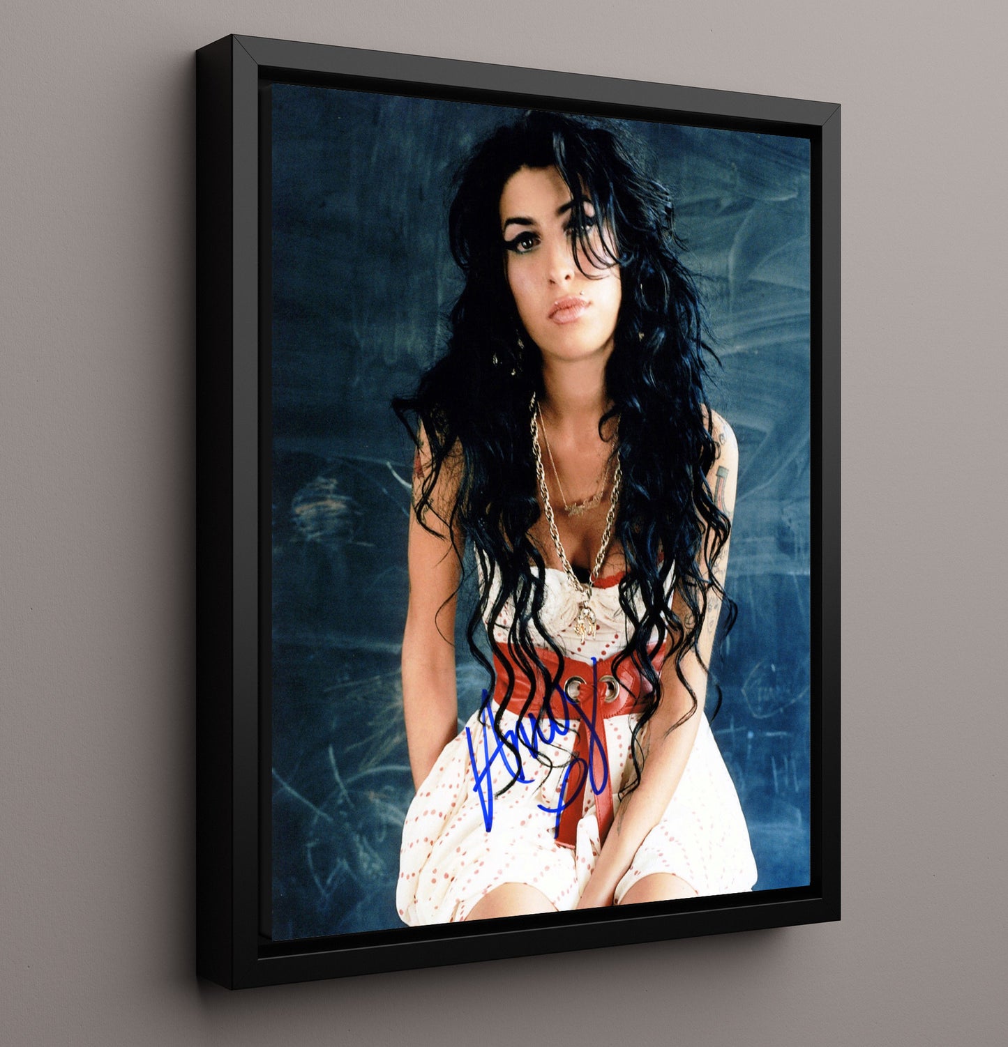 Amy Winehouse - Polka Dot Dress Portrait Music Wall Art 16x20 Framed Canvas wall art print – Music decor