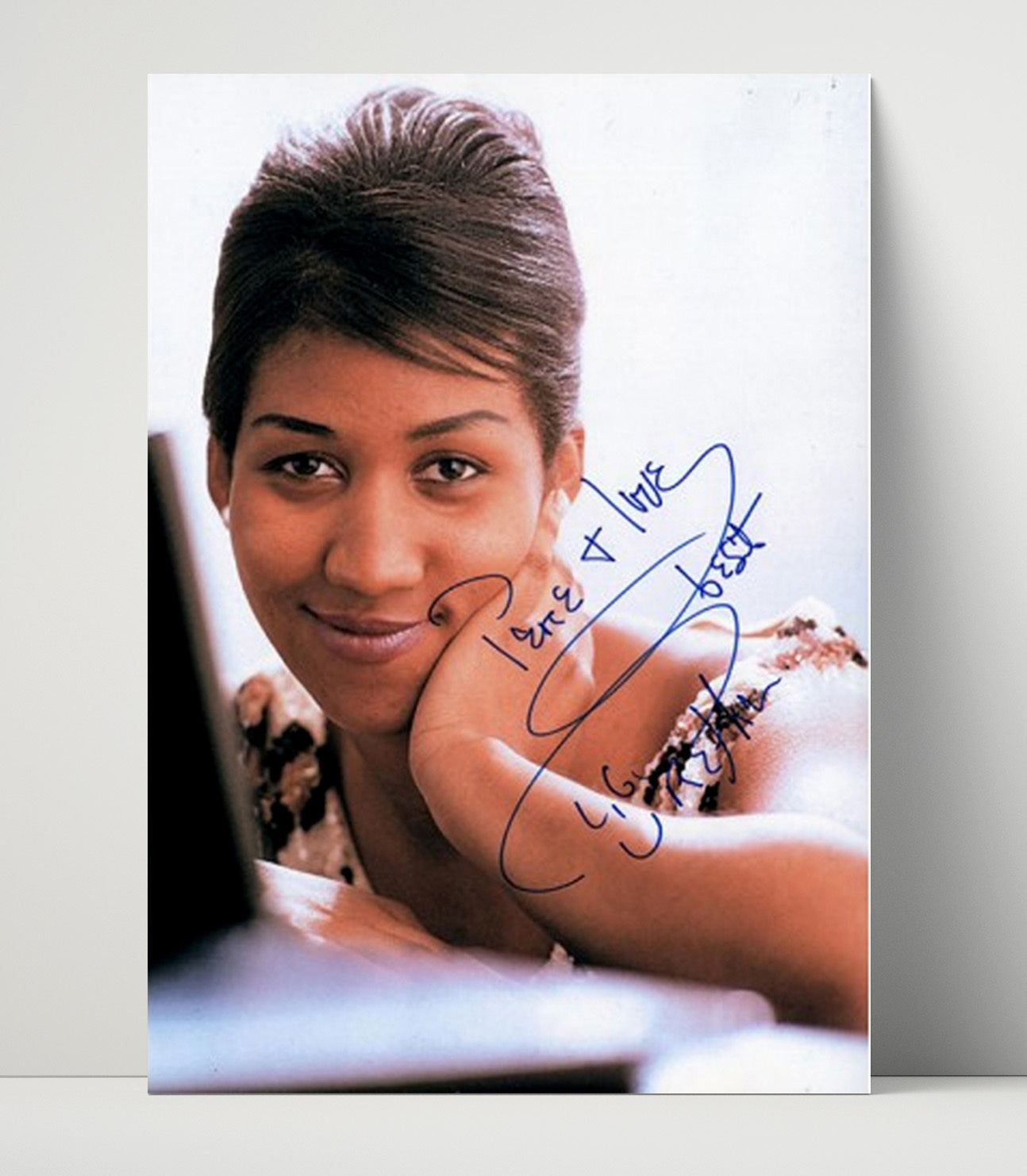 Aretha Franklin - Young Studio Portrait Music Wall Art 16x20 Unframed Print wall art print – Music decor